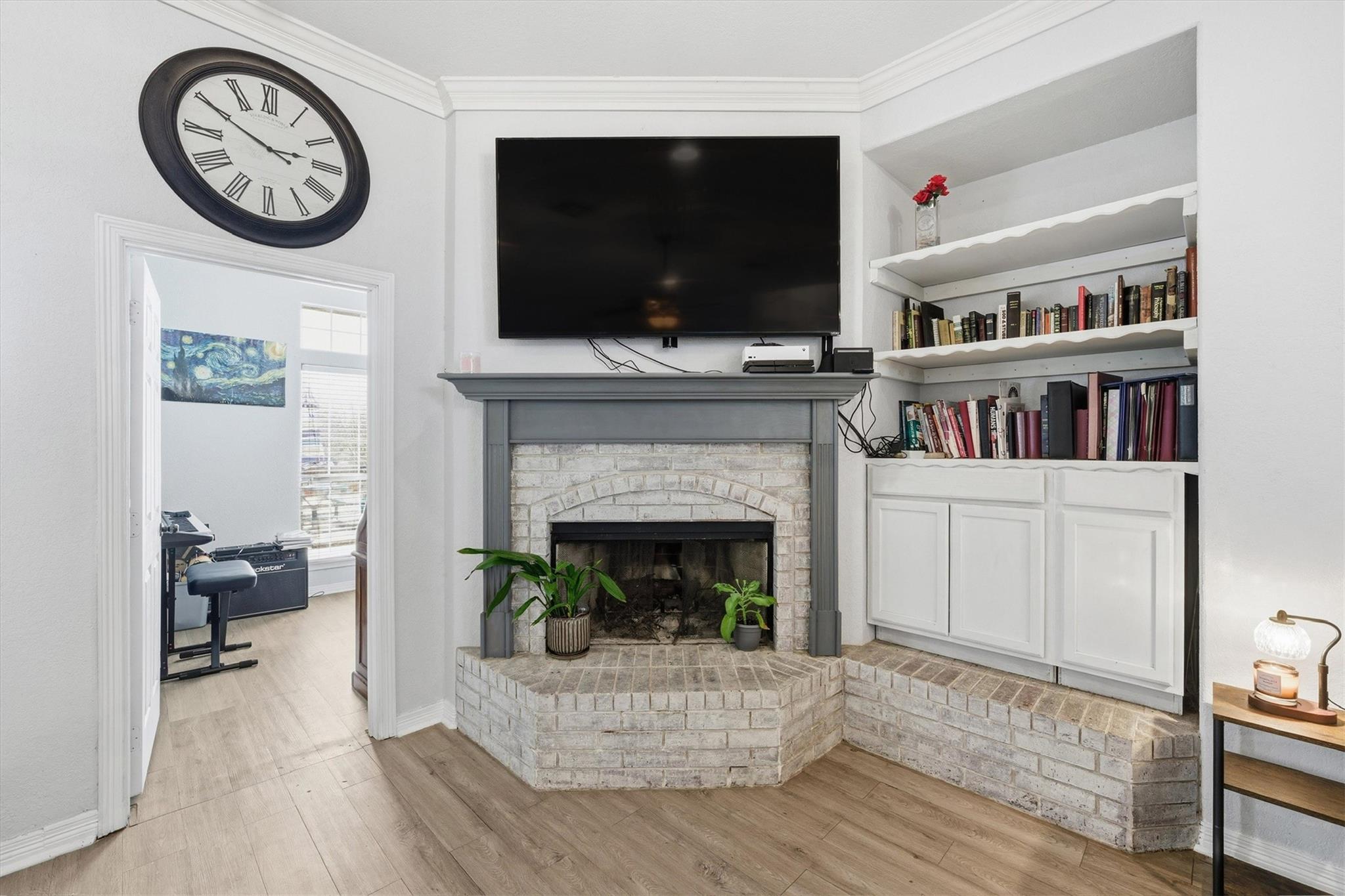 main property photo 8