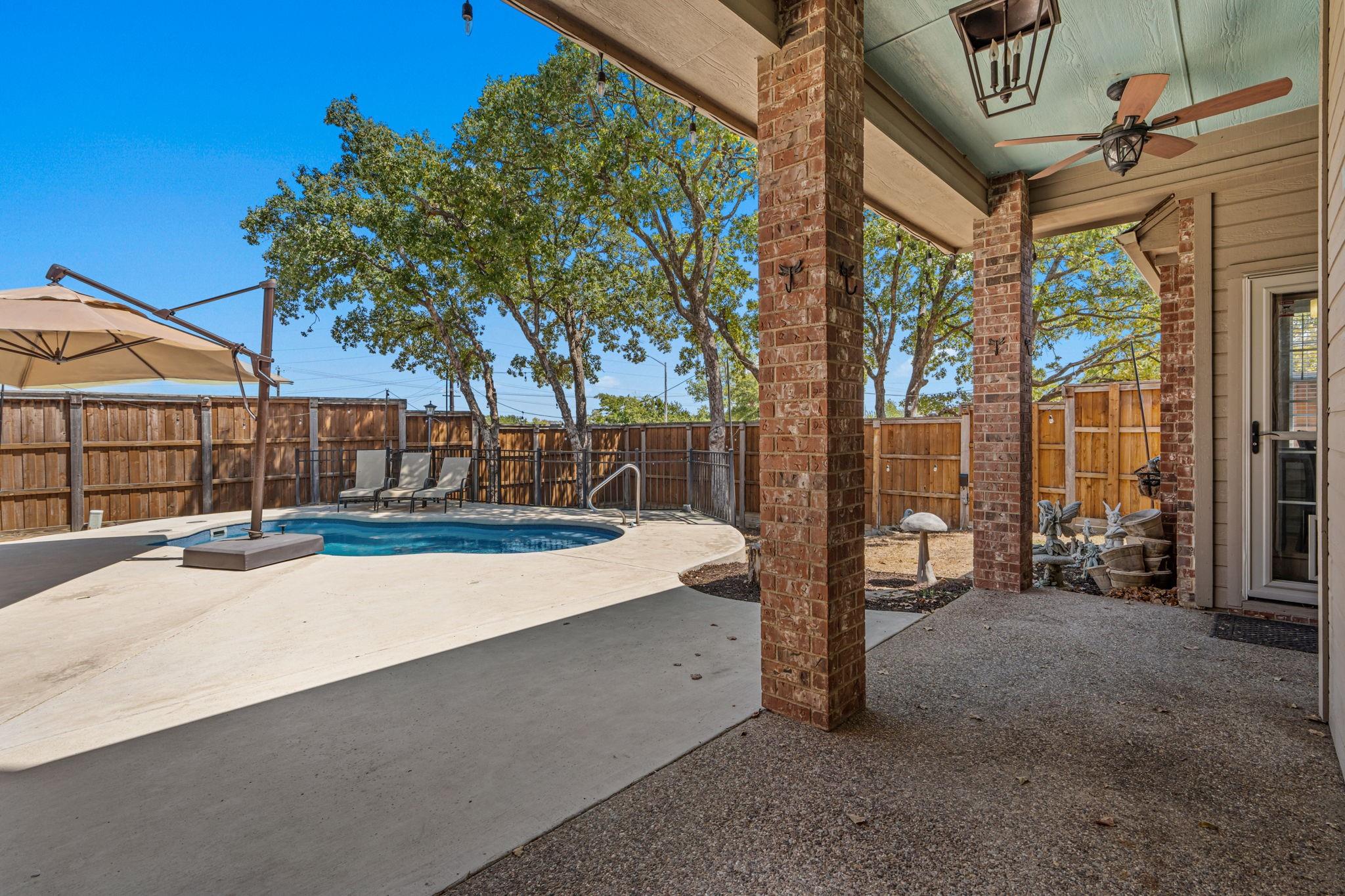main property photo 28