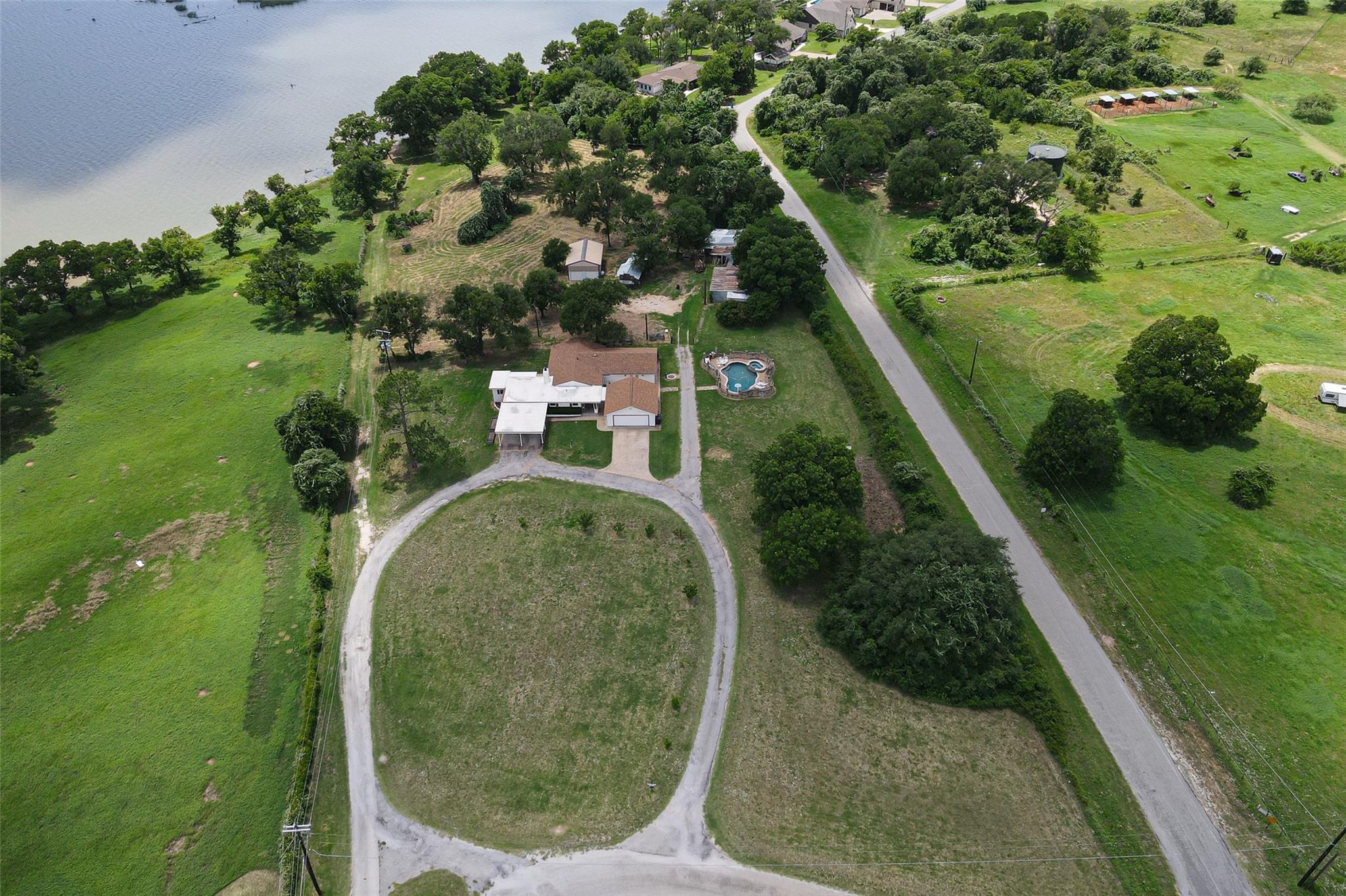 main property photo 4