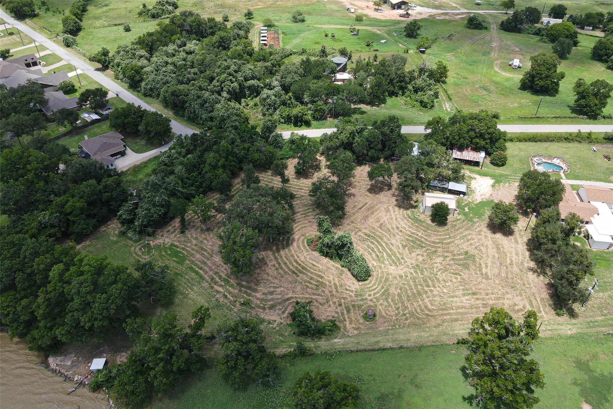 main property photo 6