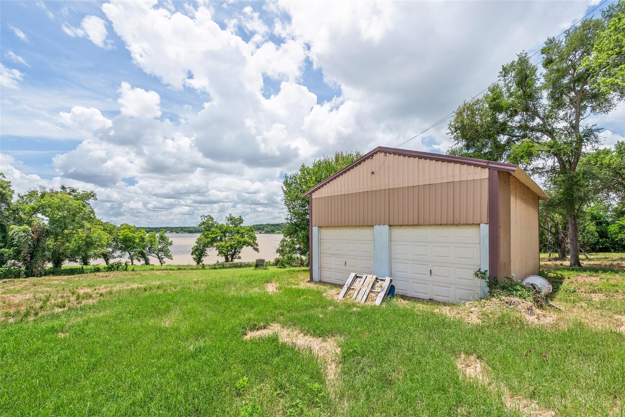main property photo 8