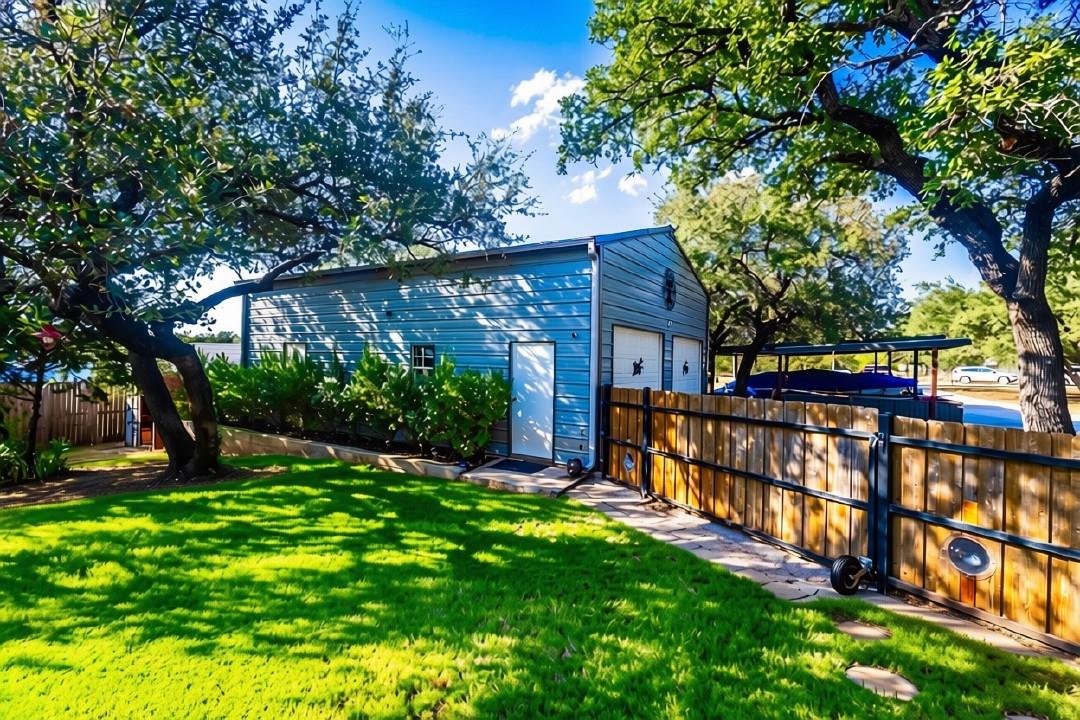 main property photo 9