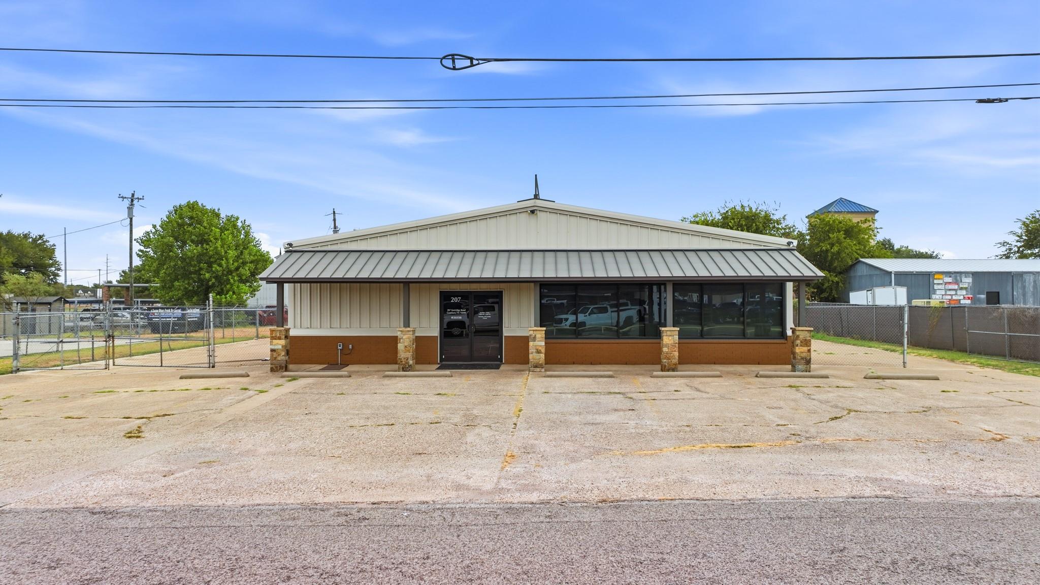 main property photo 23