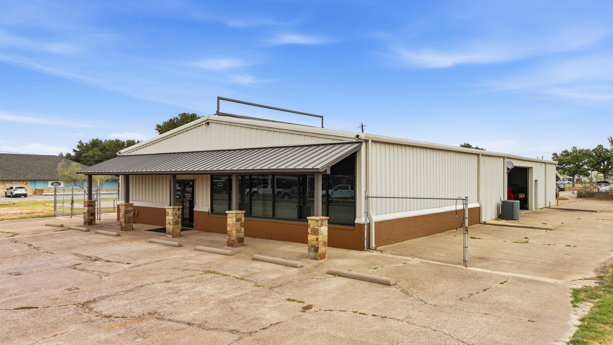 main property photo 27