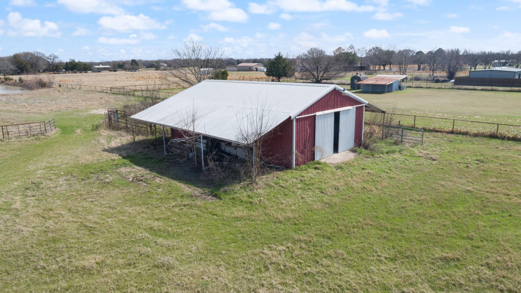 main property photo 30