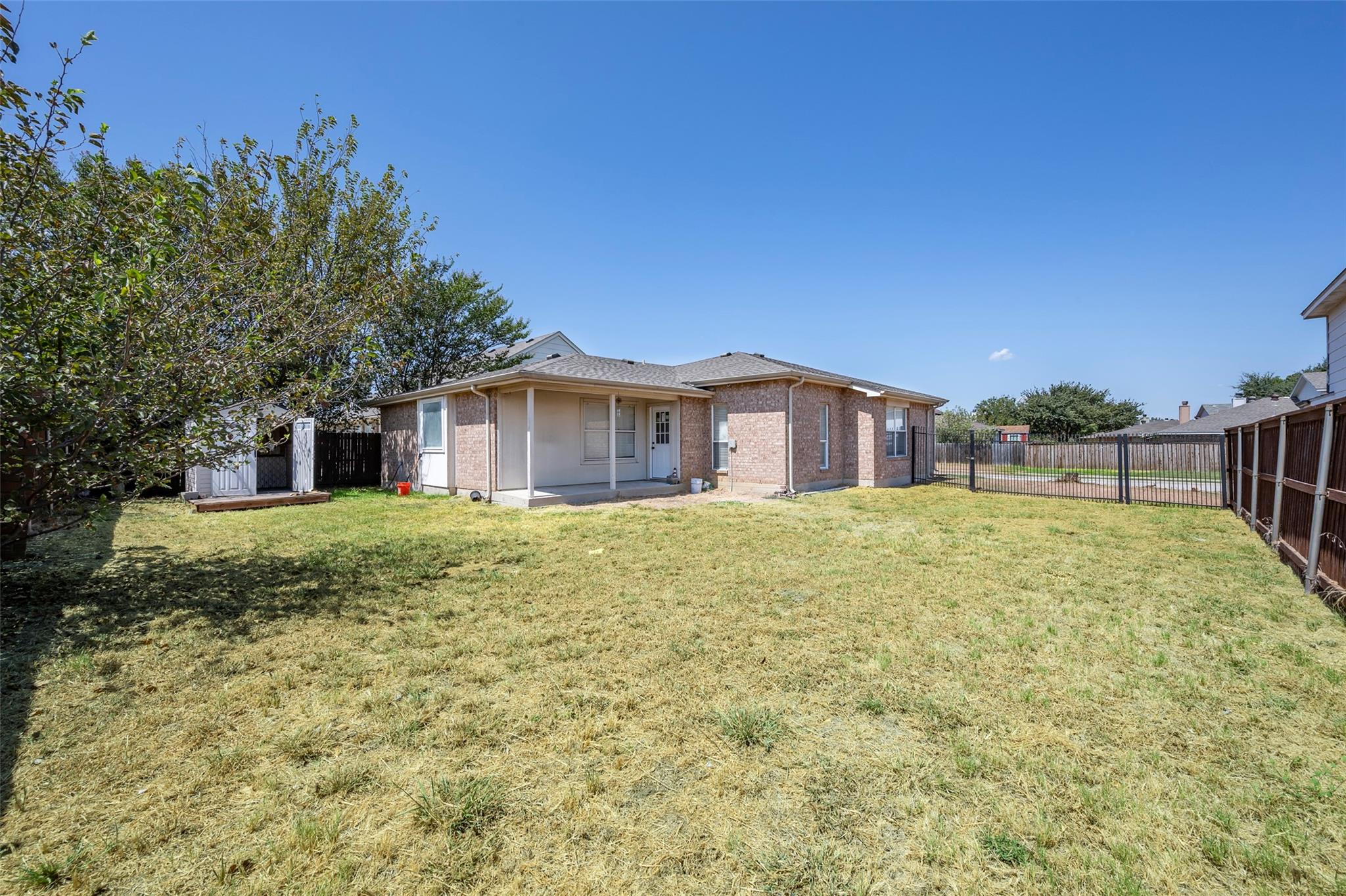 main property photo 15