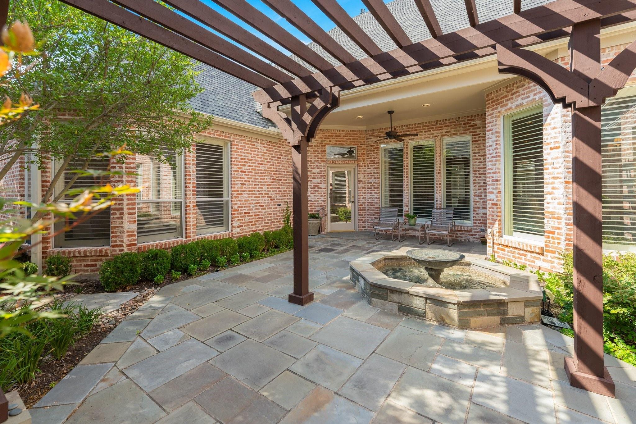 main property photo 31