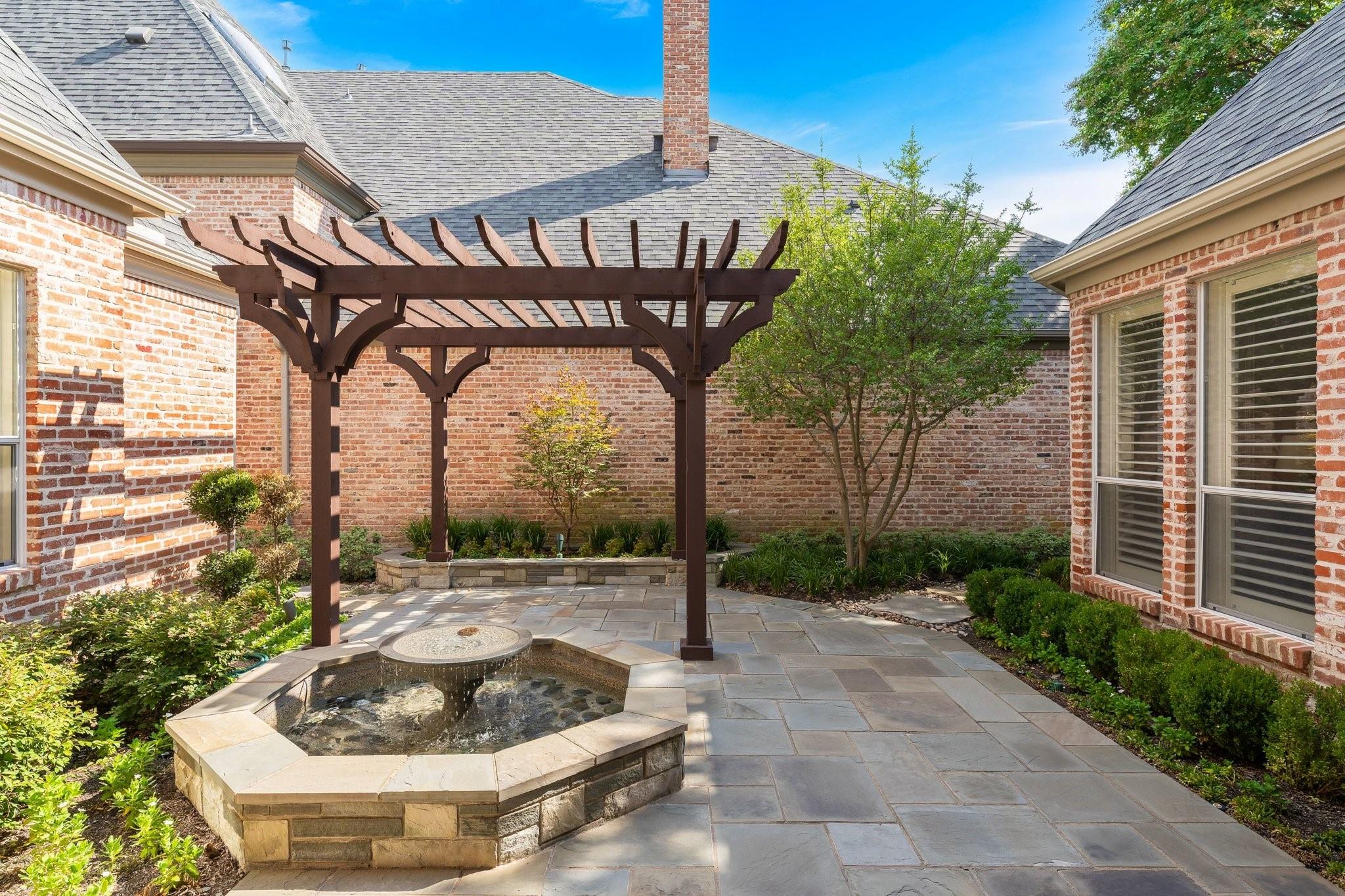 main property photo 32