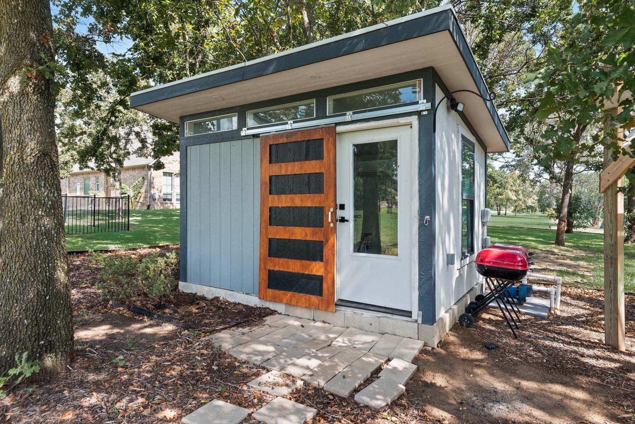 main property photo 32