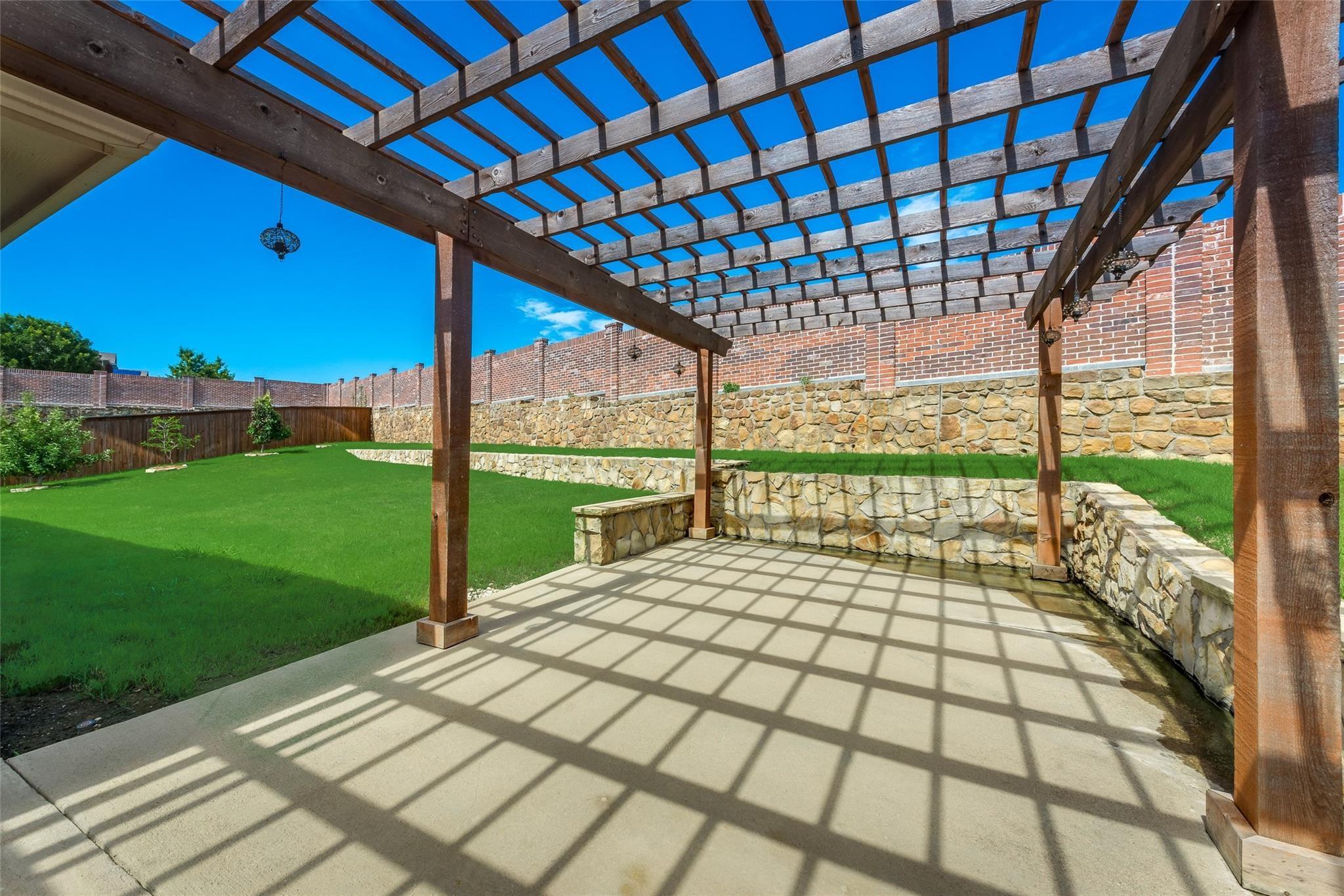 main property photo 5