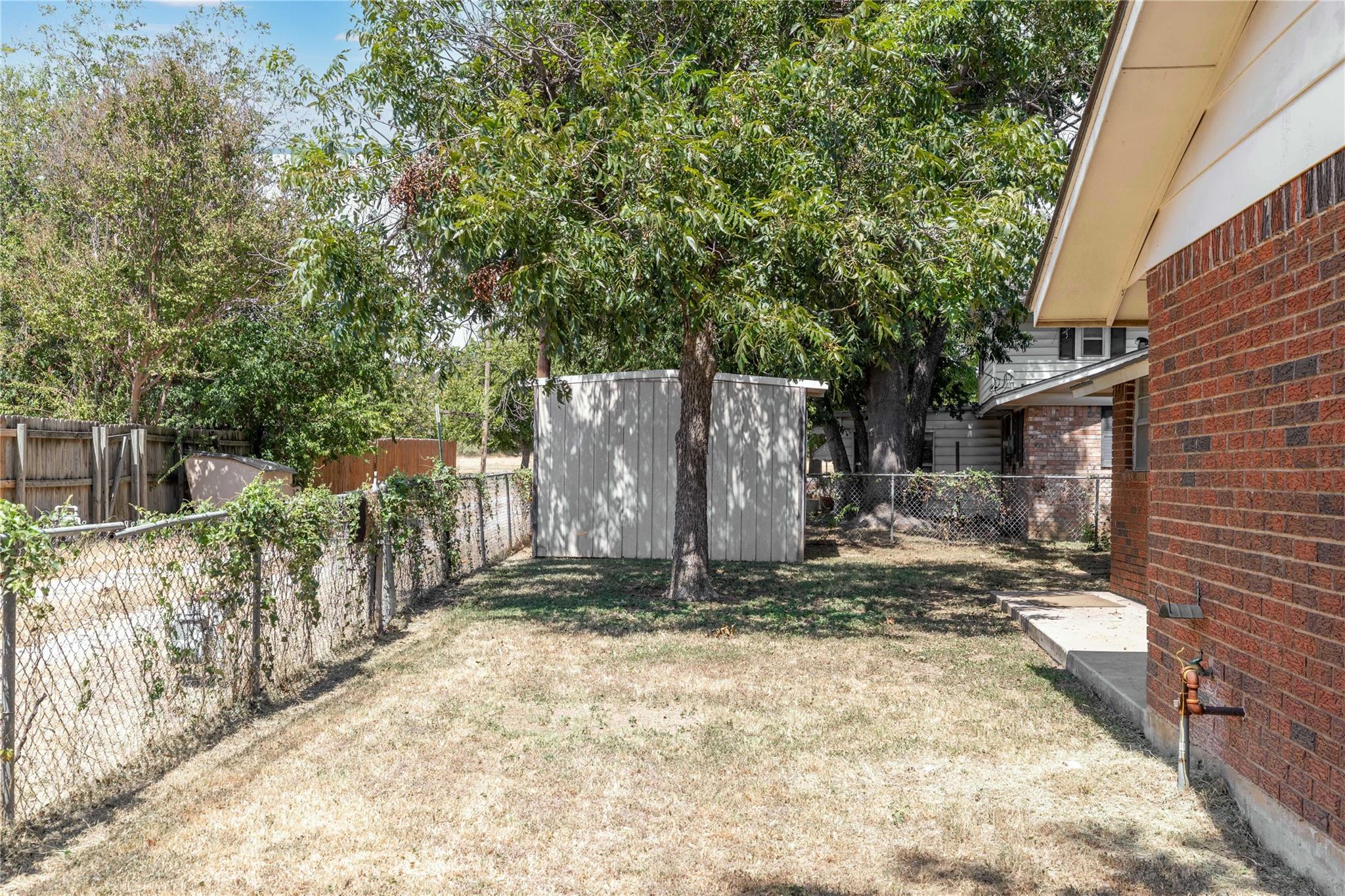 main property photo 24