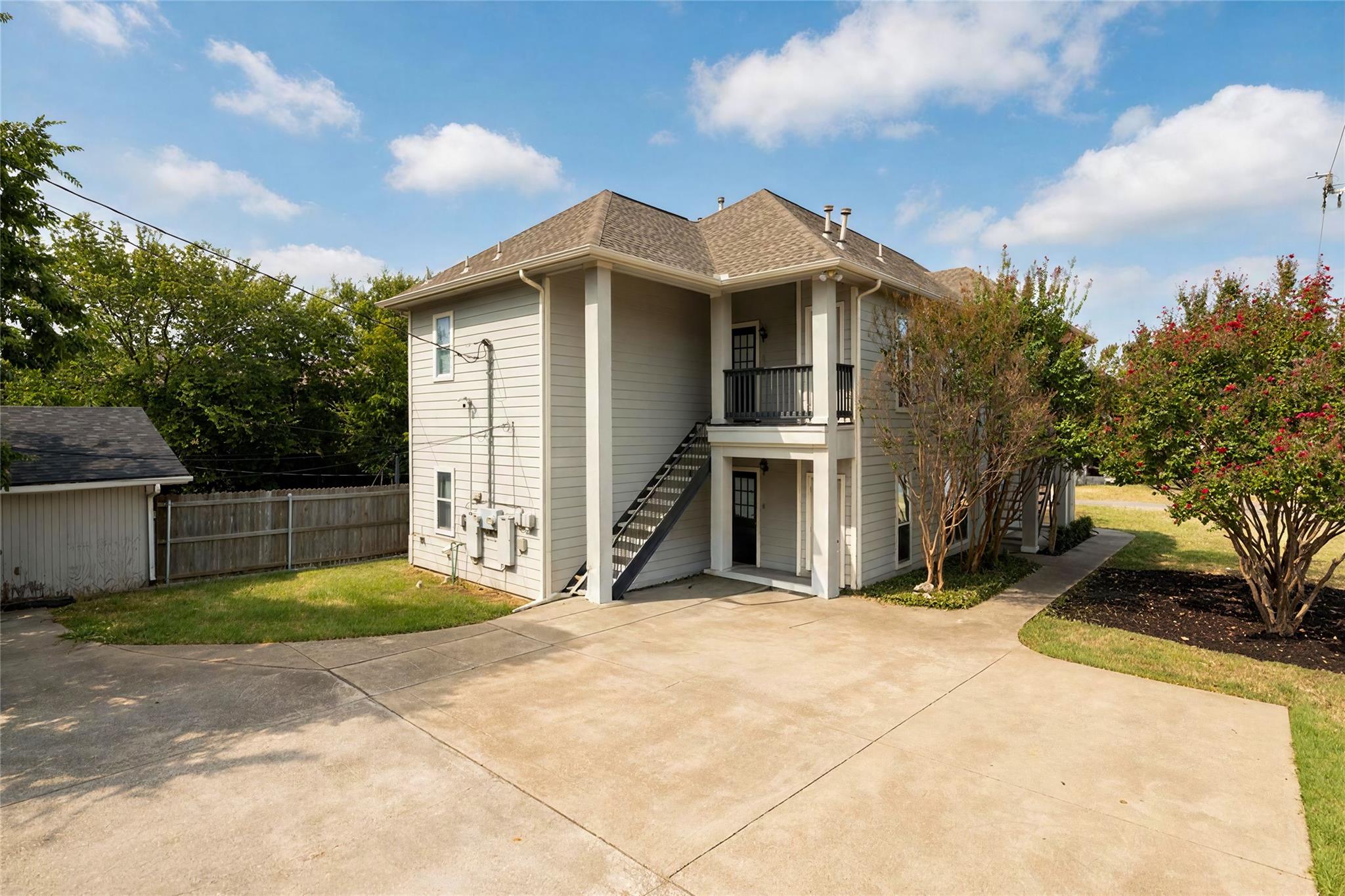 main property photo 18