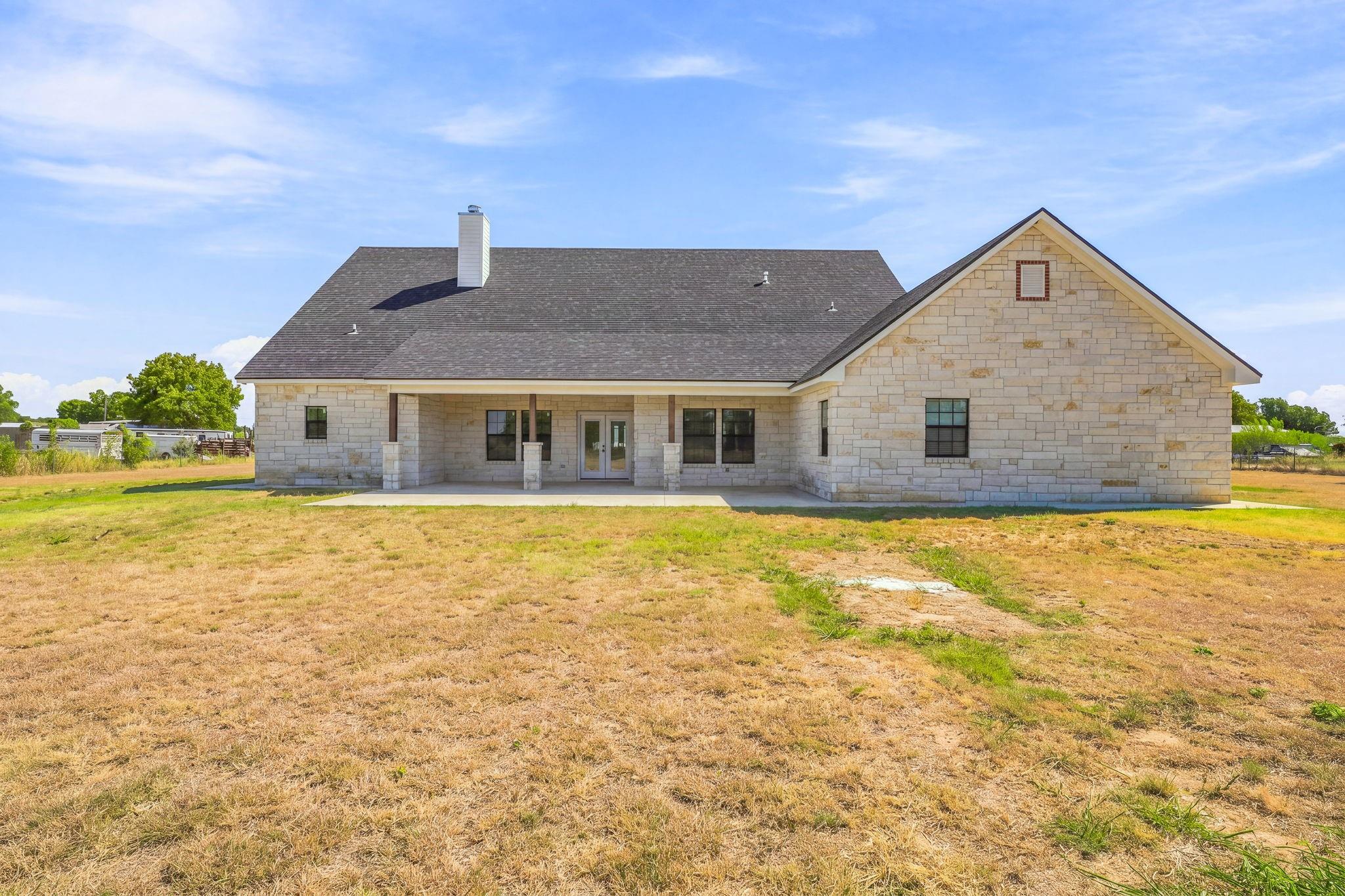 main property photo 19