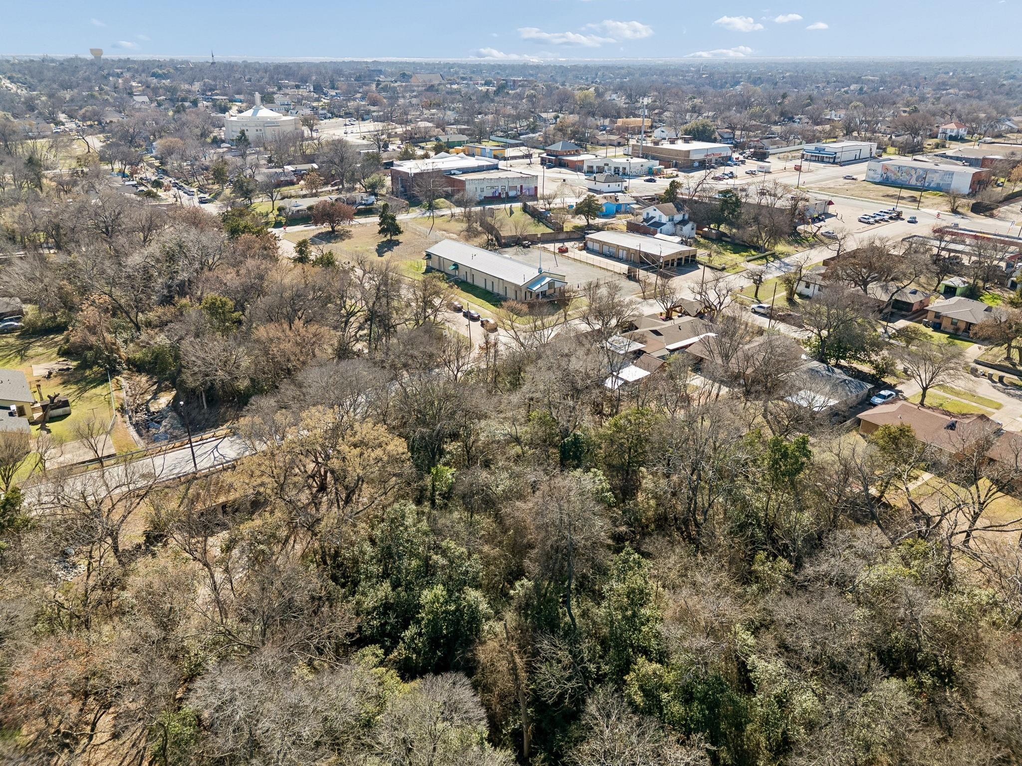 main property photo 9