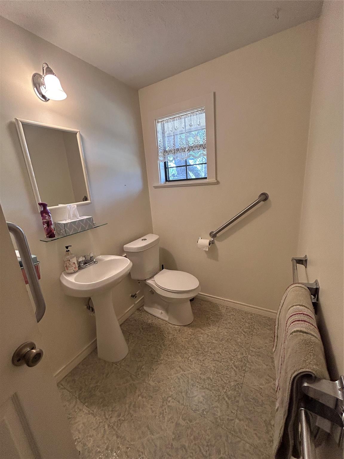 main property photo 32