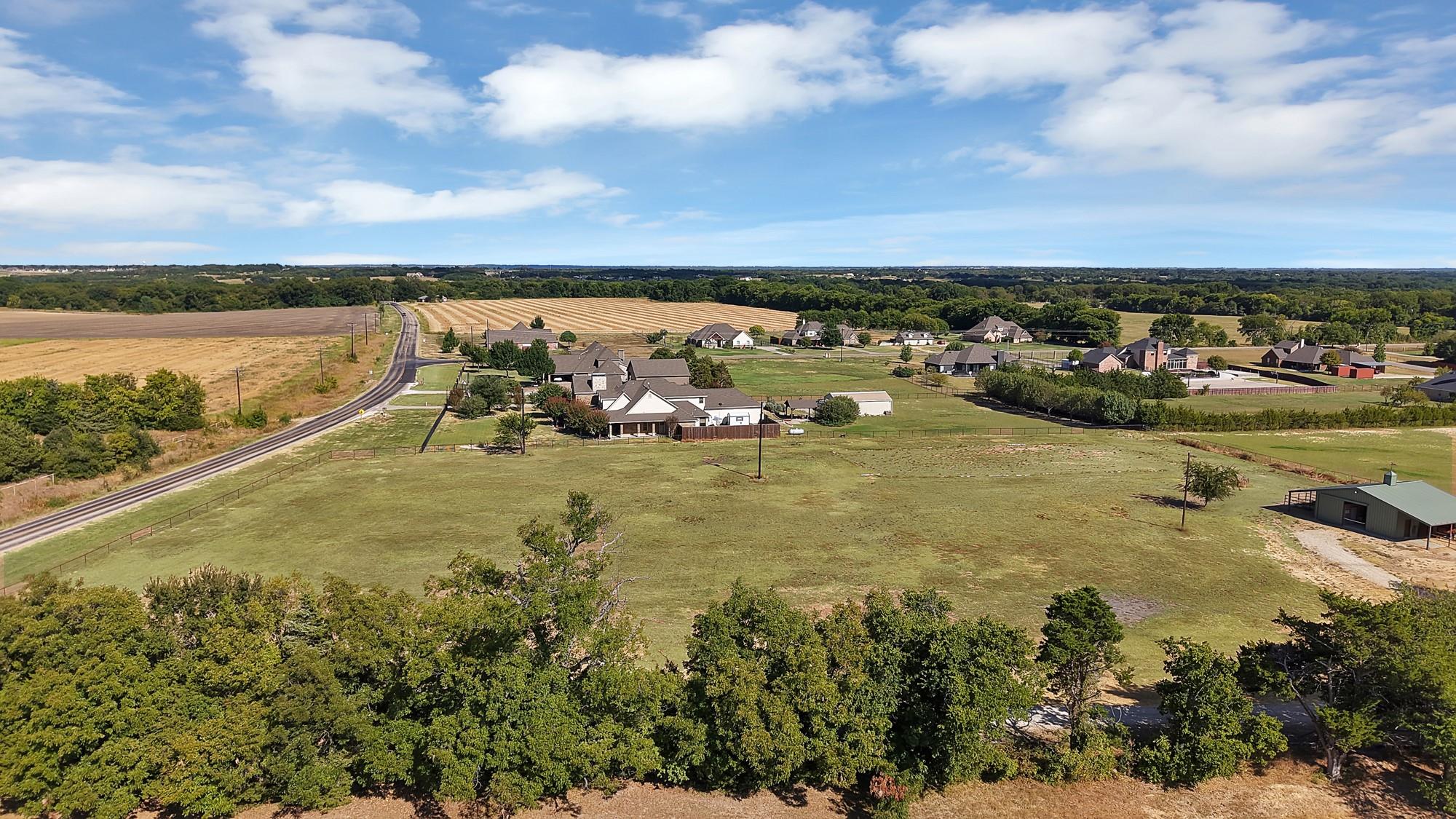 main property photo 11