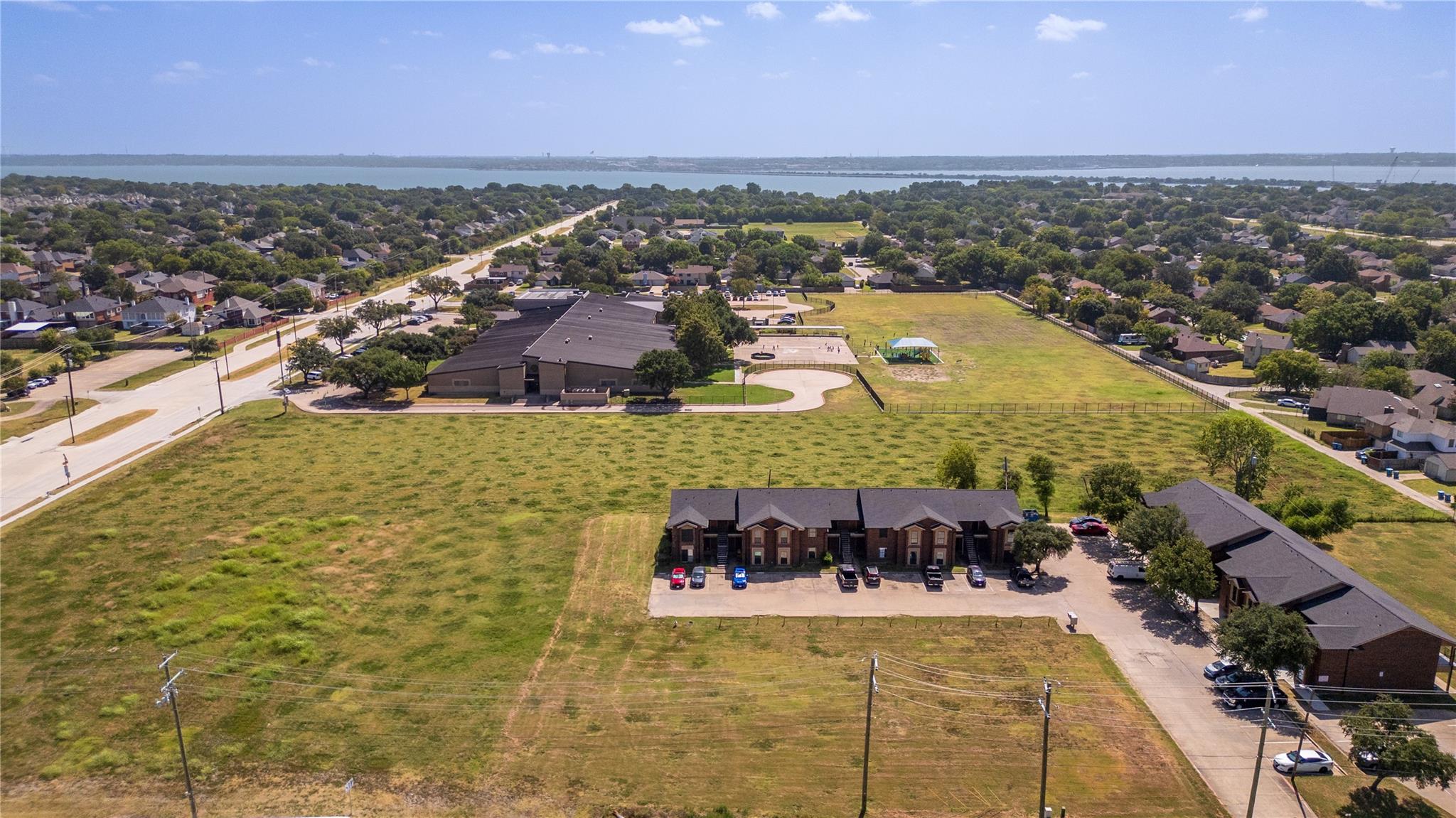 main property photo 6