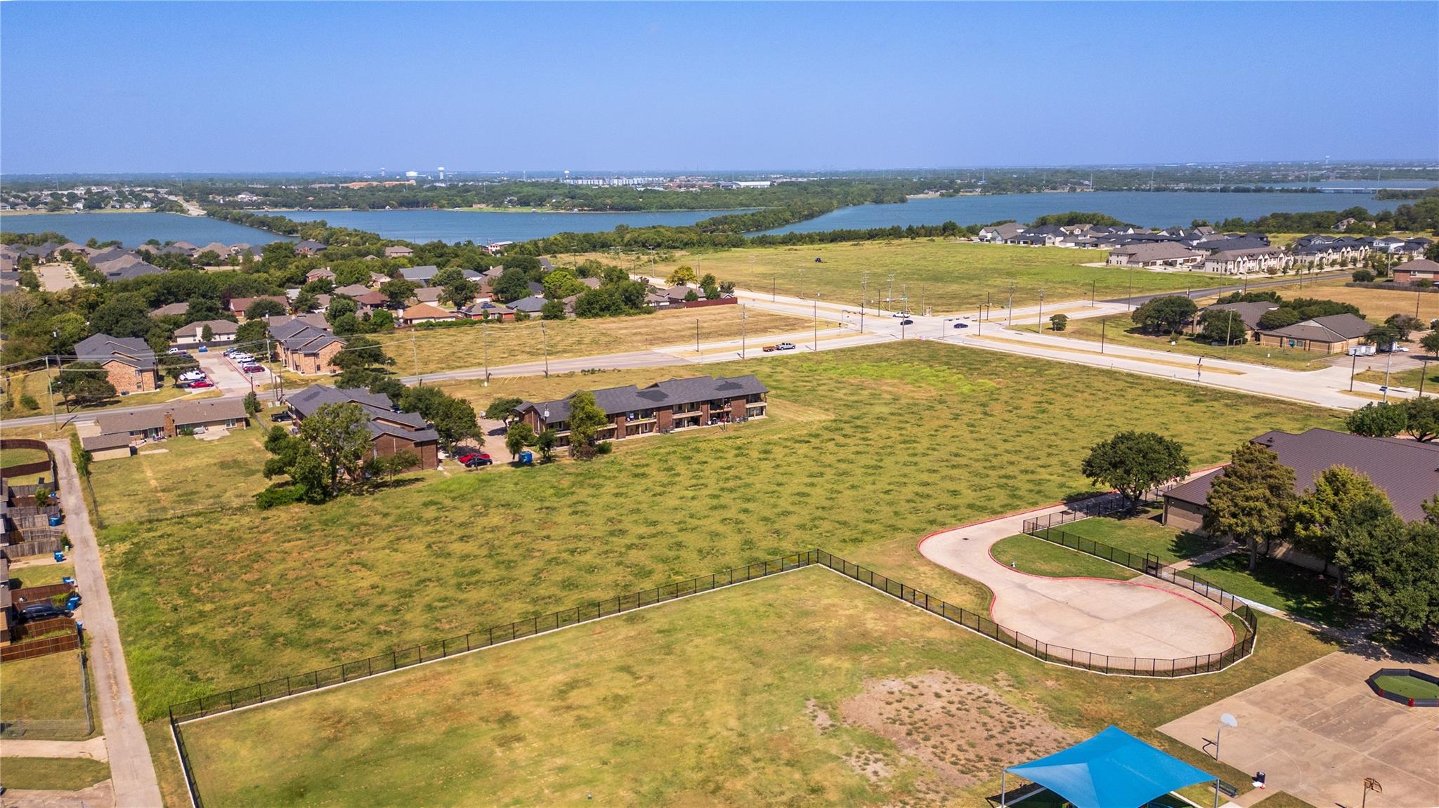 main property photo 7