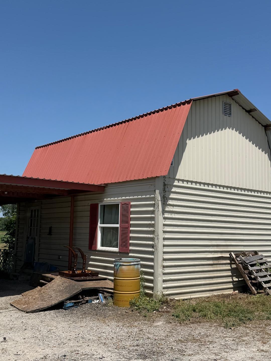 main property photo 28