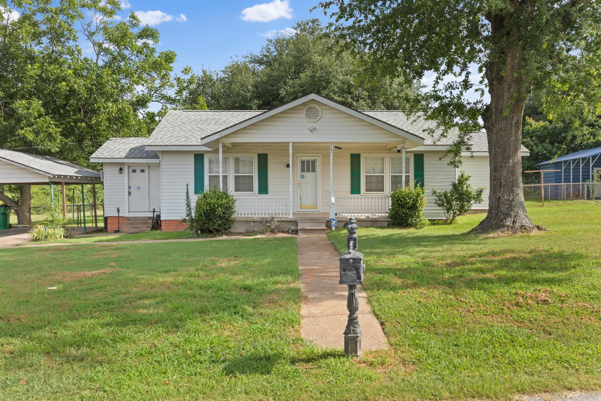 main property photo 1