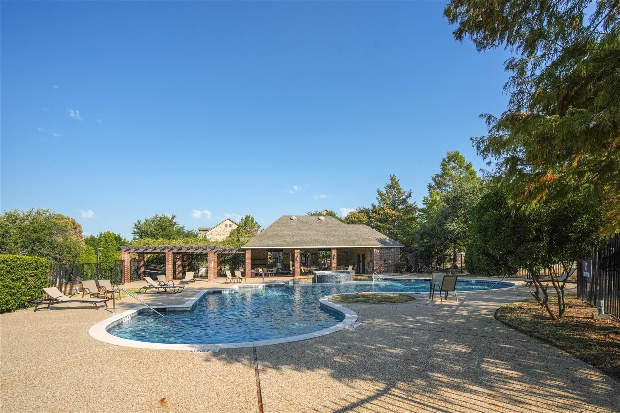 main property photo 38