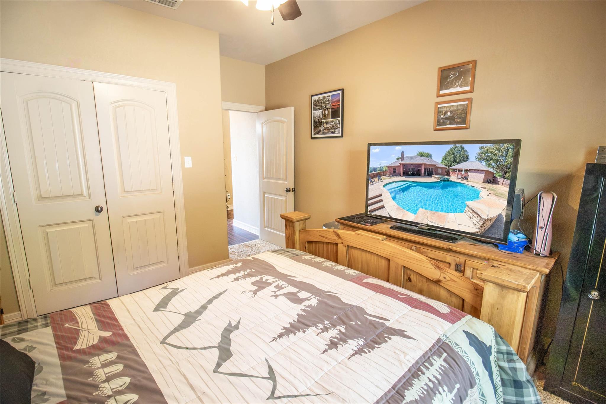 main property photo 25