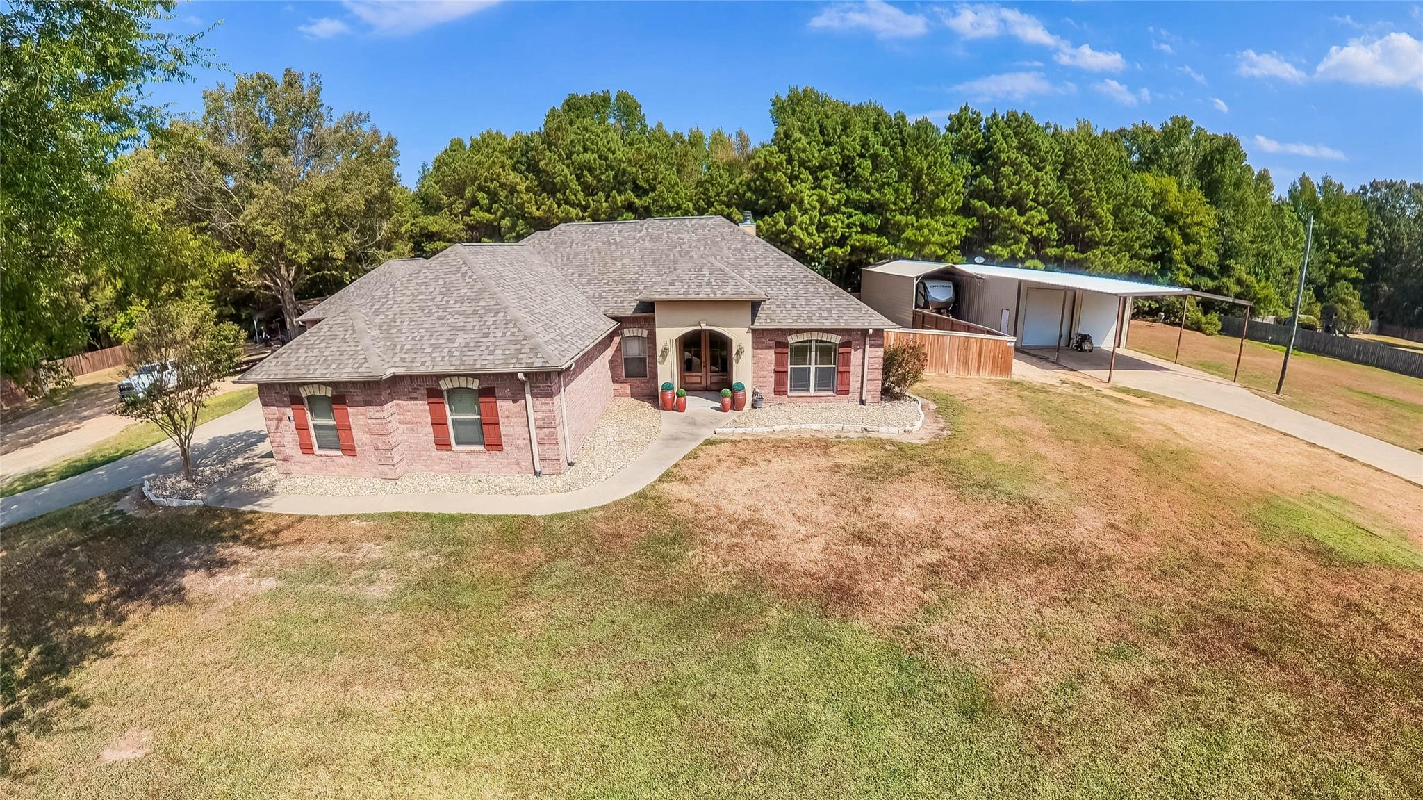main property photo 30