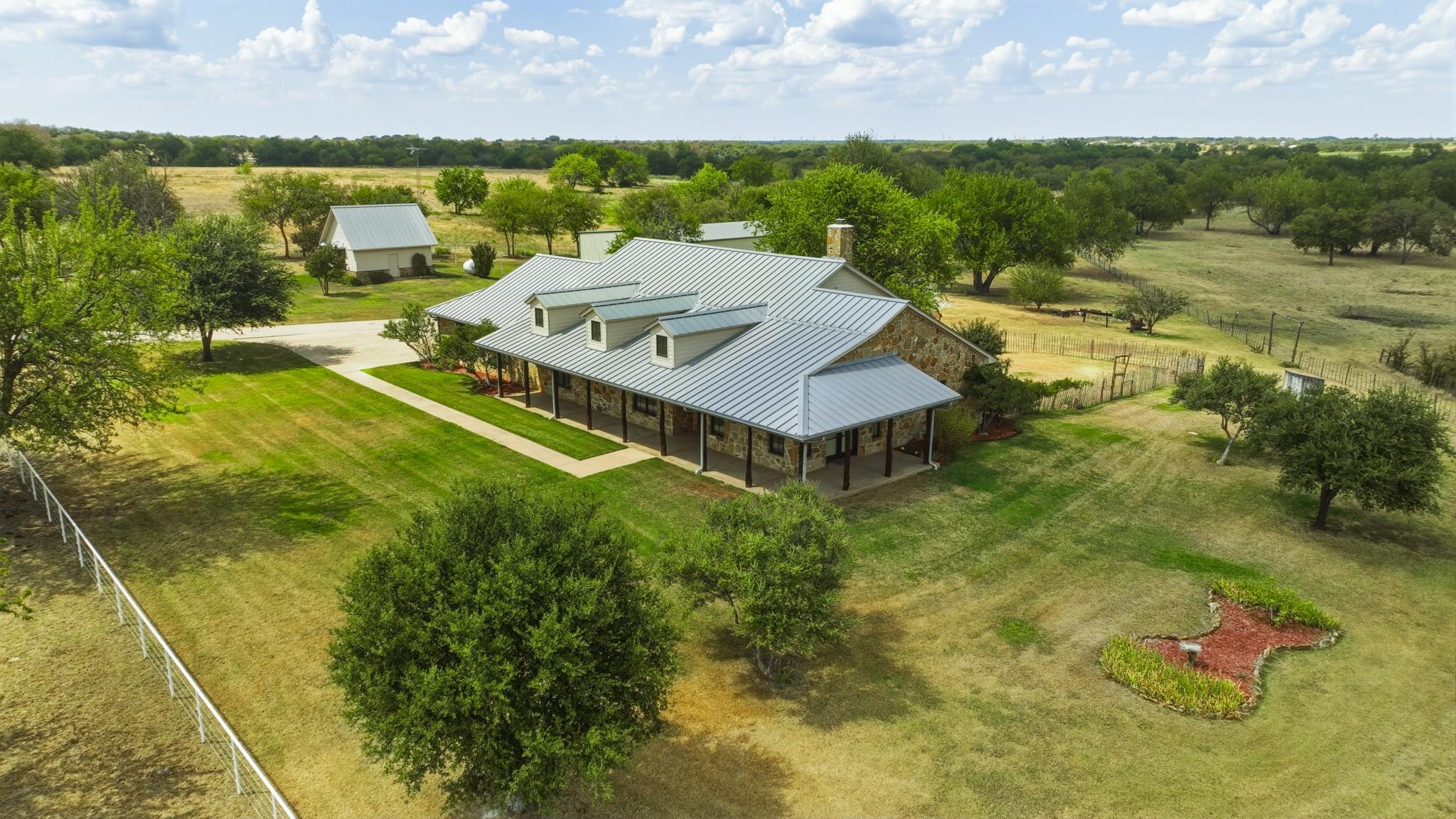 main property photo 5