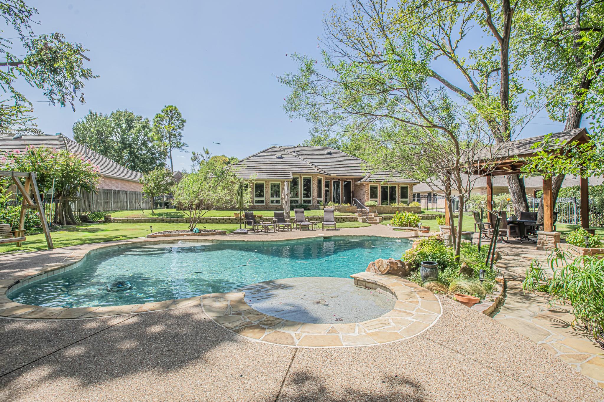main property photo 33