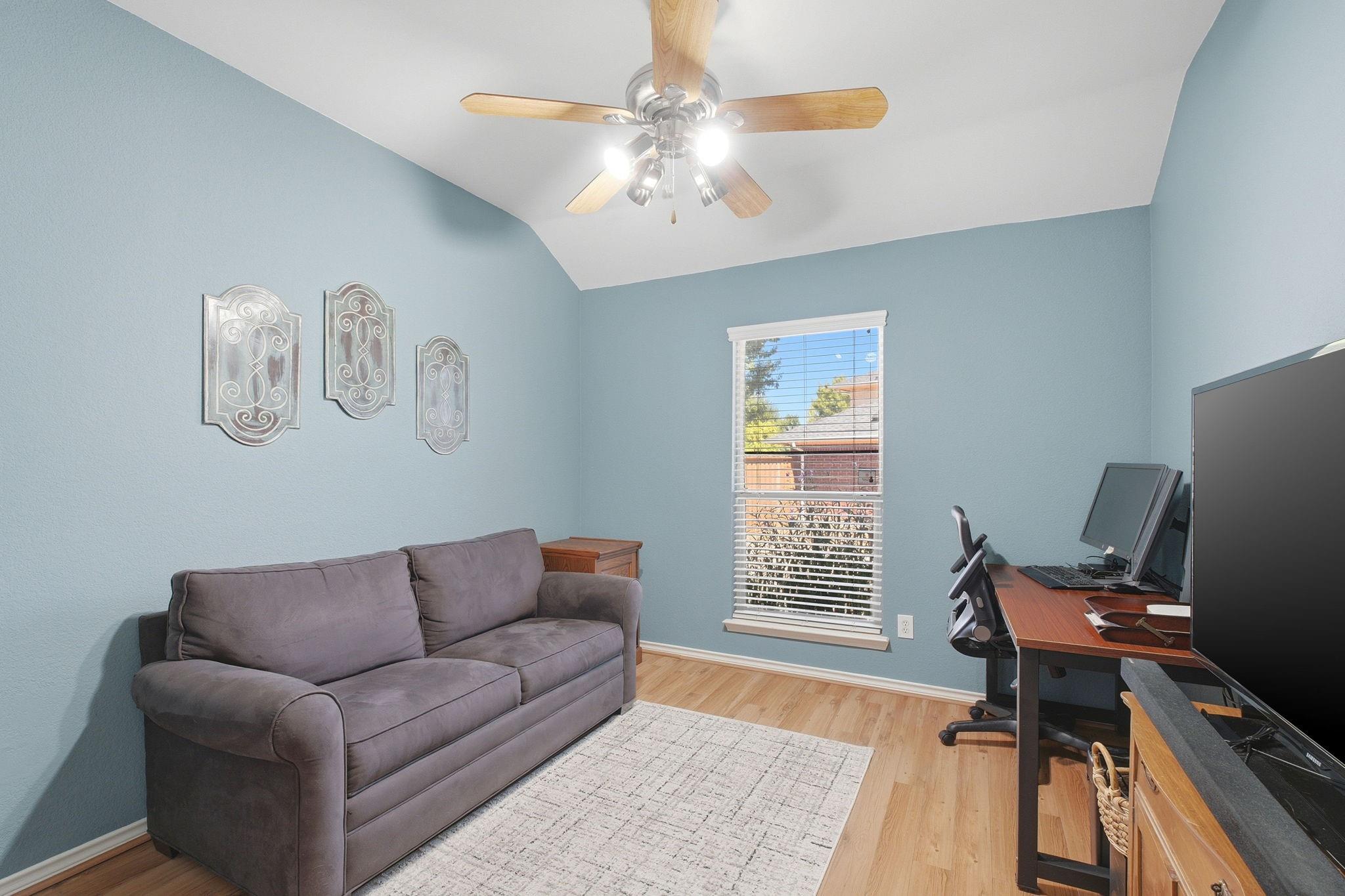 main property photo 19