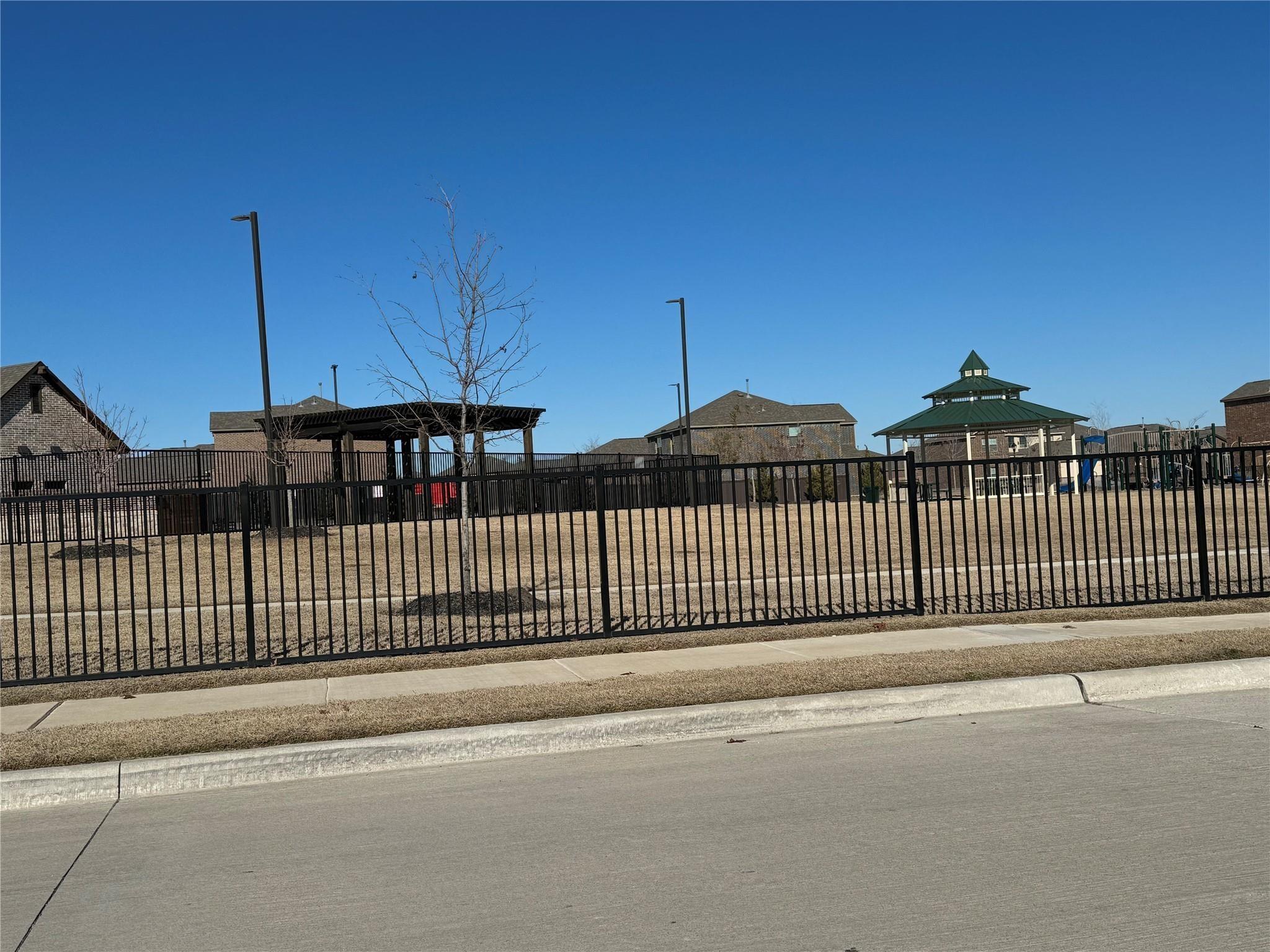 main property photo 15