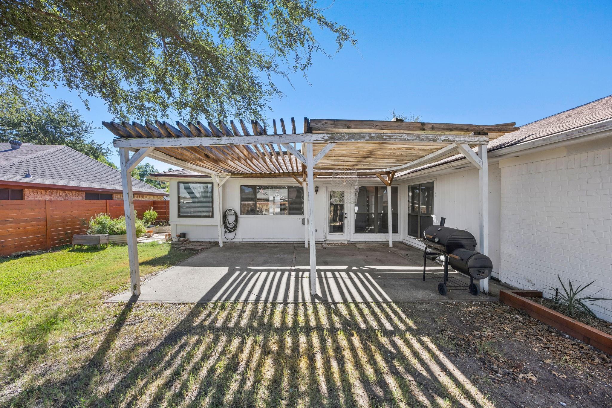main property photo 23