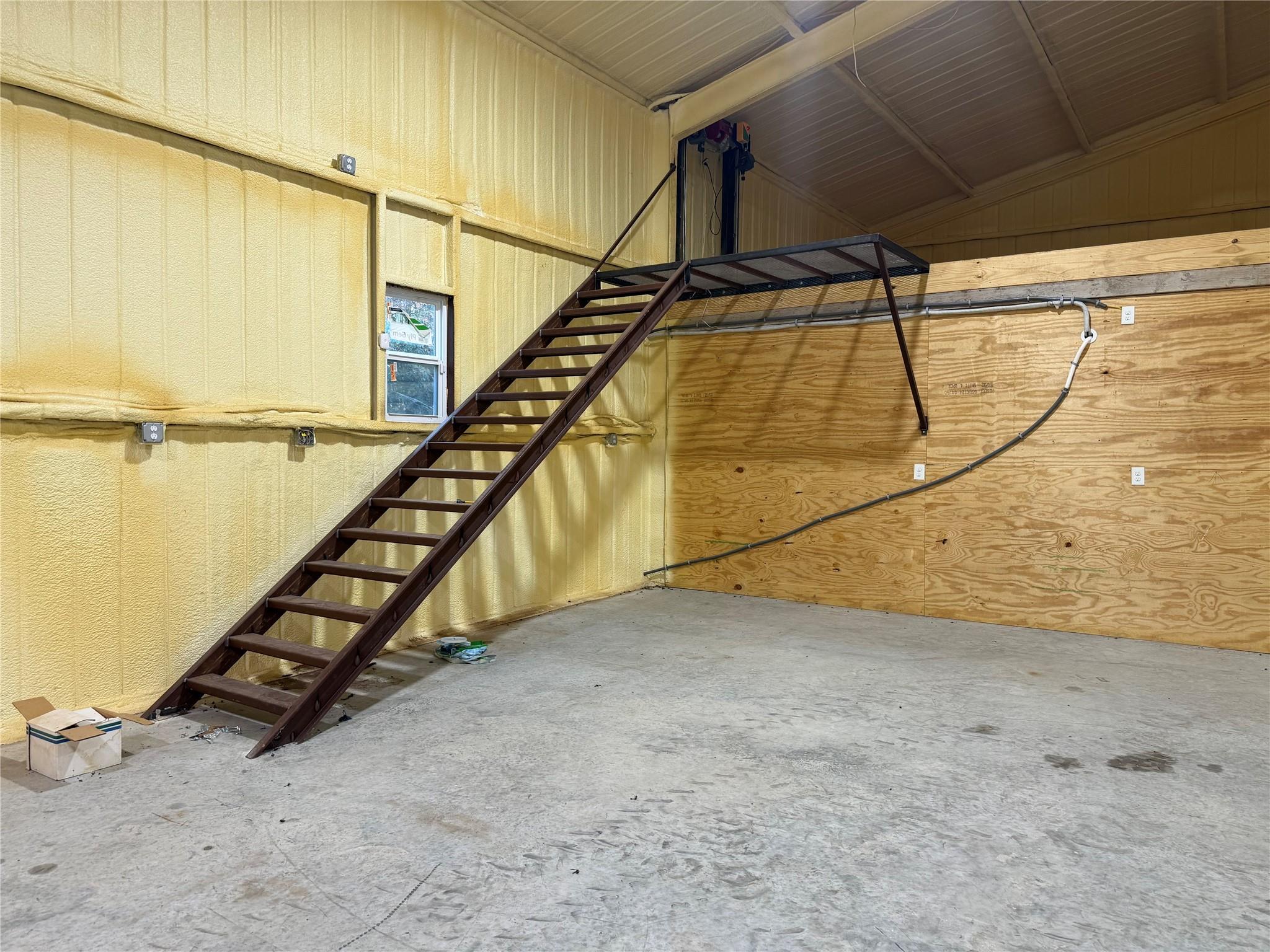 main property photo 13