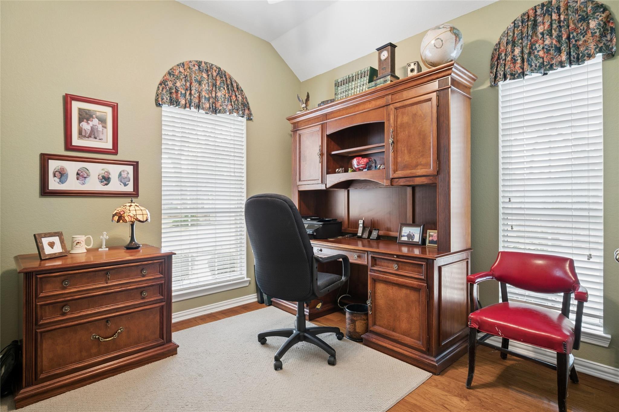 main property photo 8