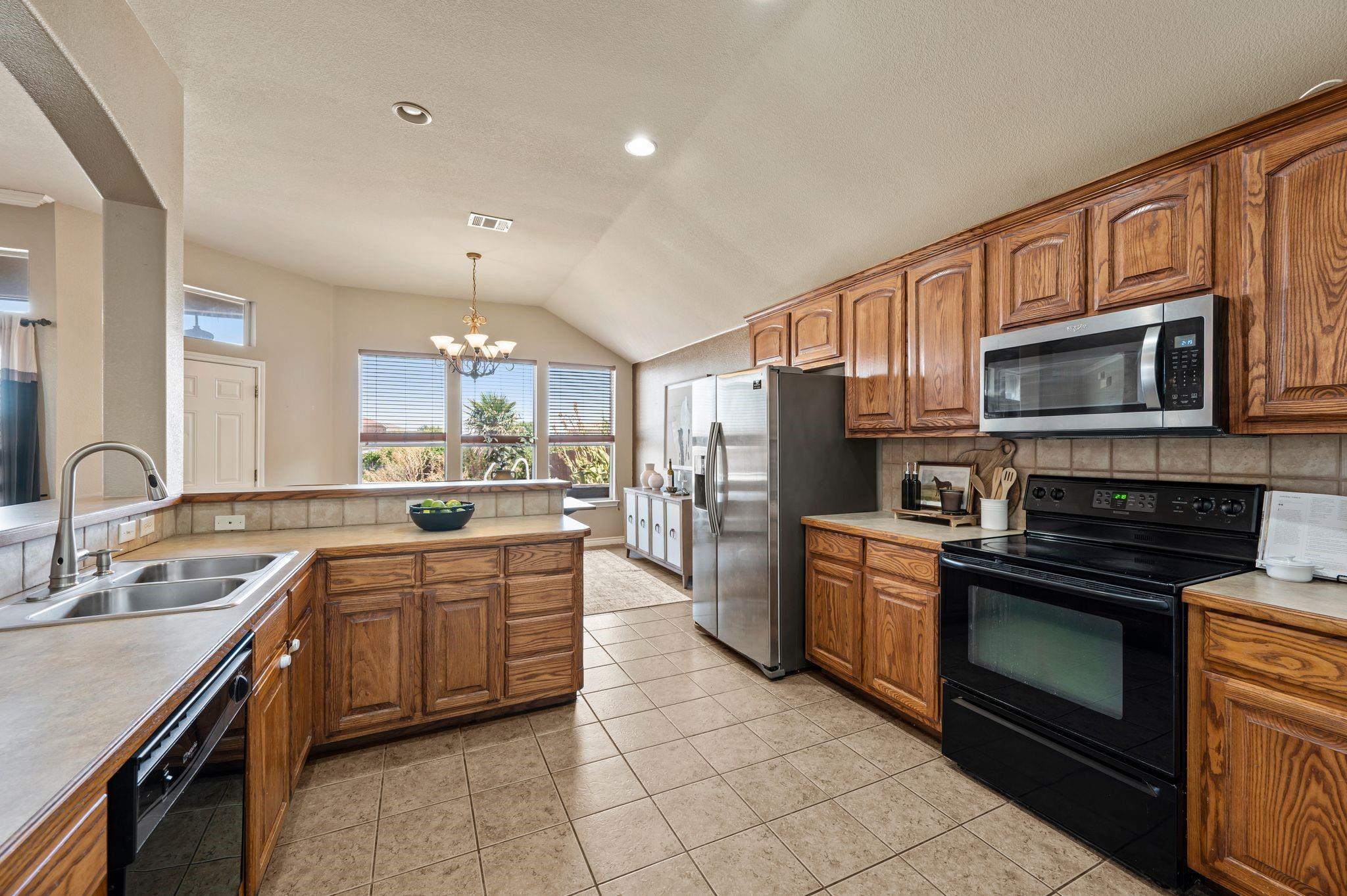 main property photo 7