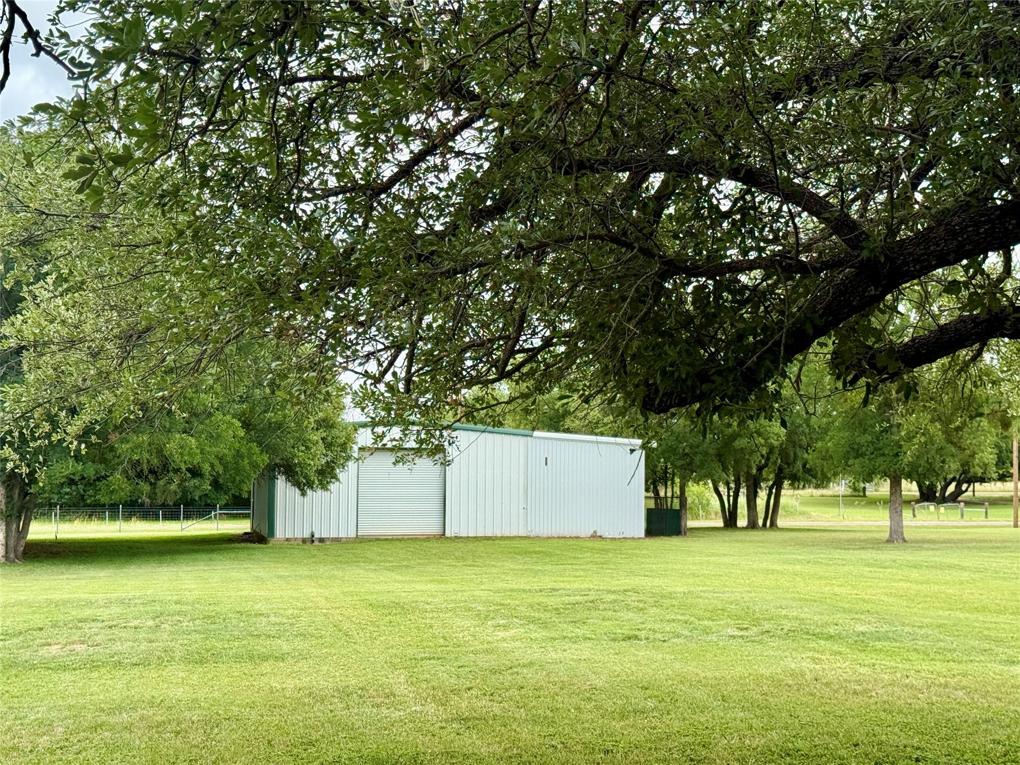 main property photo 29