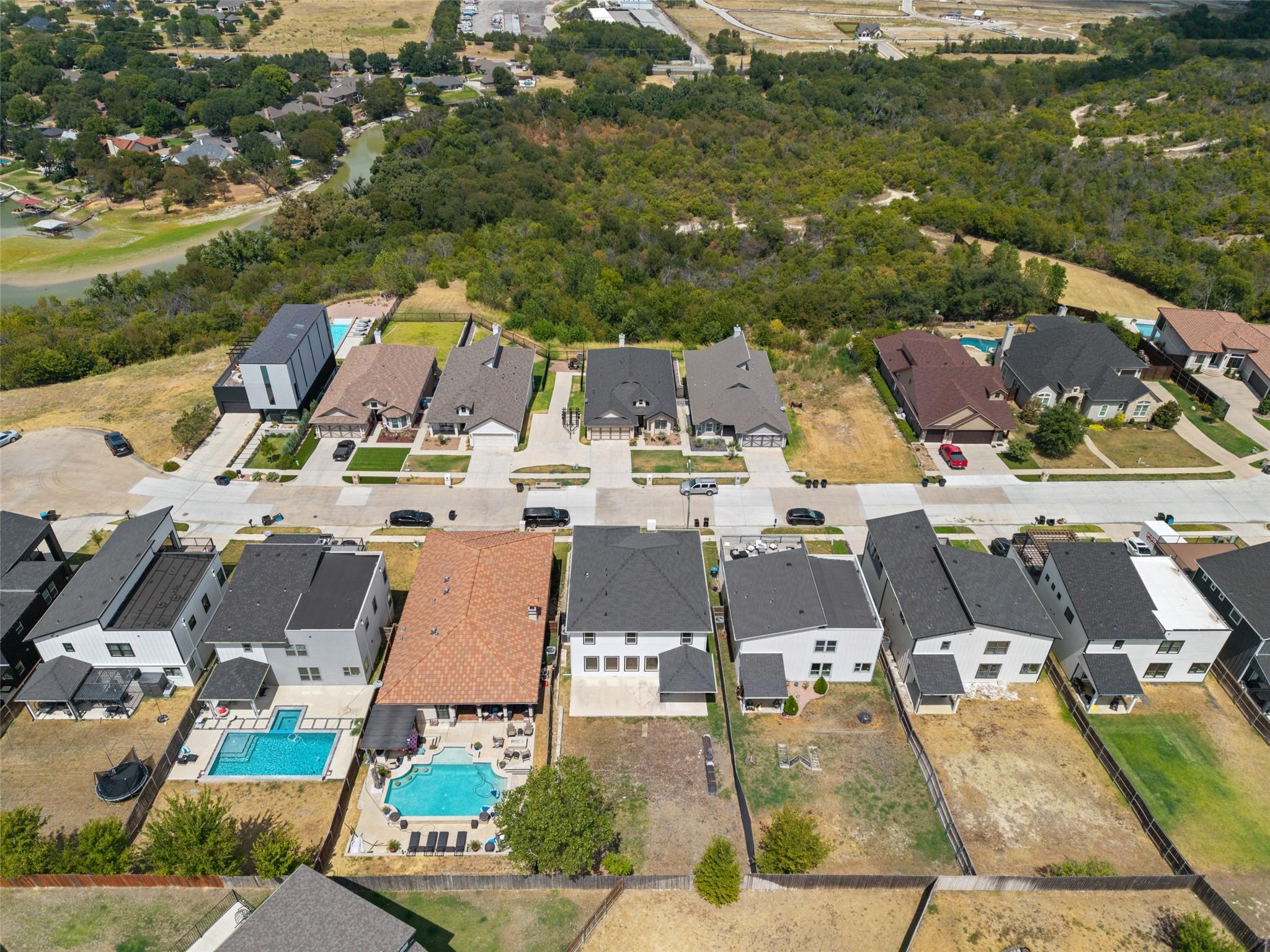 main property photo 33