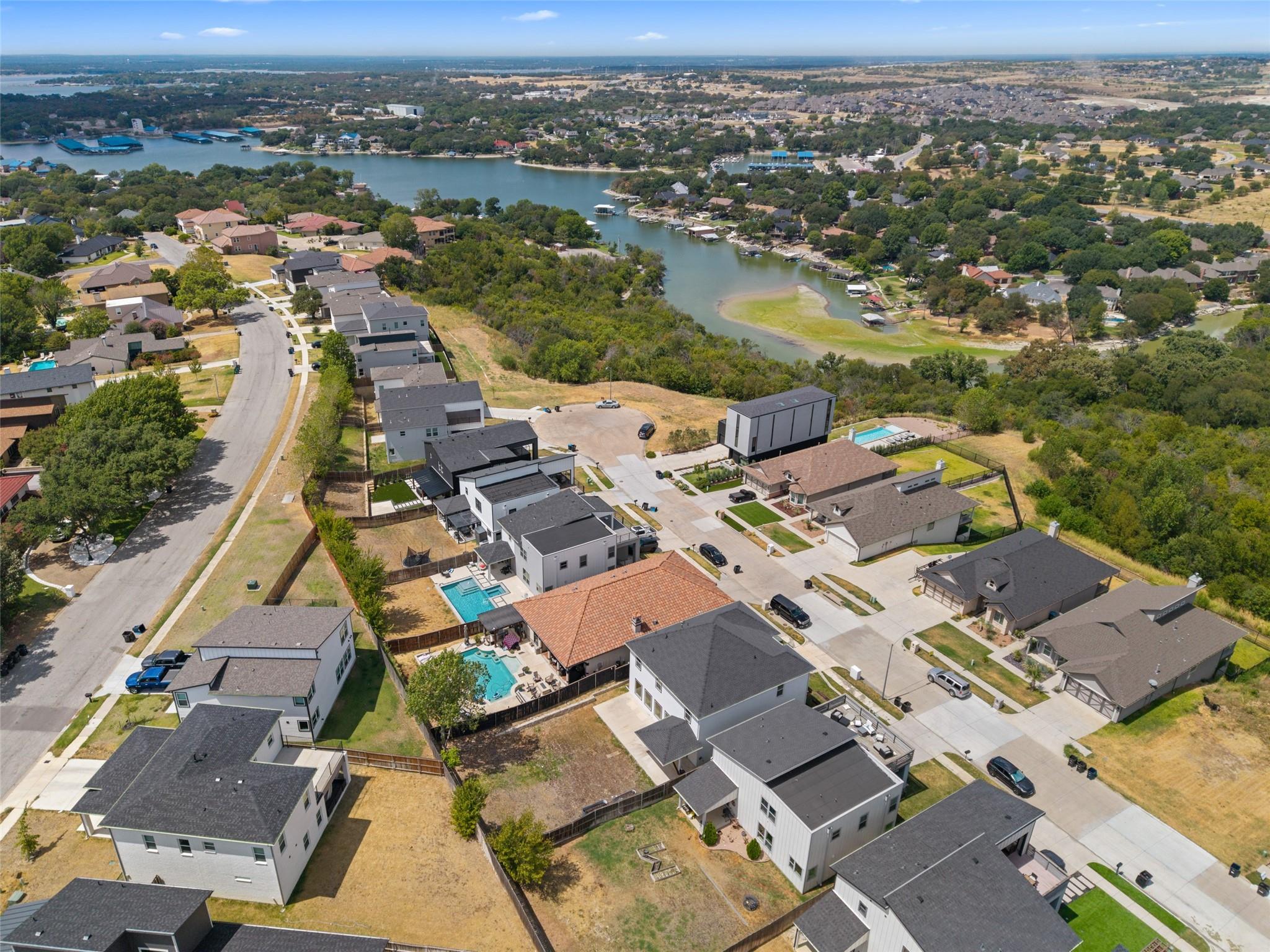 main property photo 34