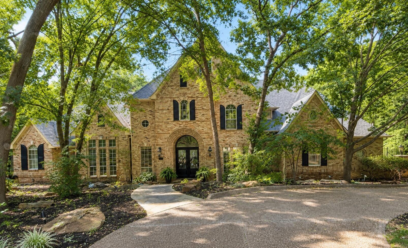 main property photo 31