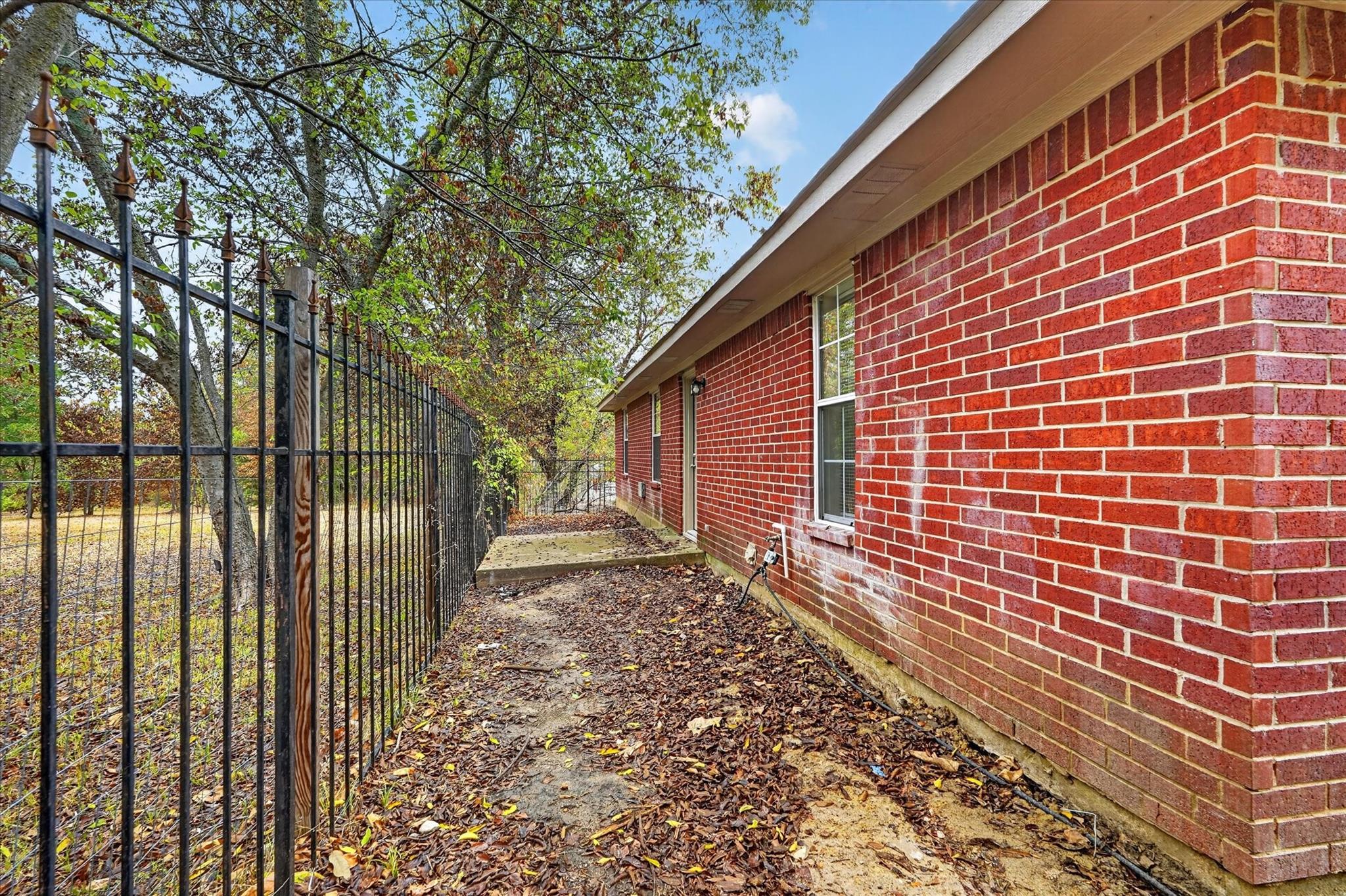 main property photo 24