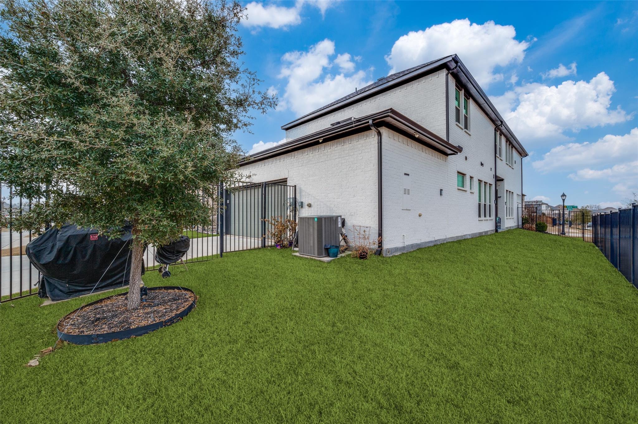 main property photo 23