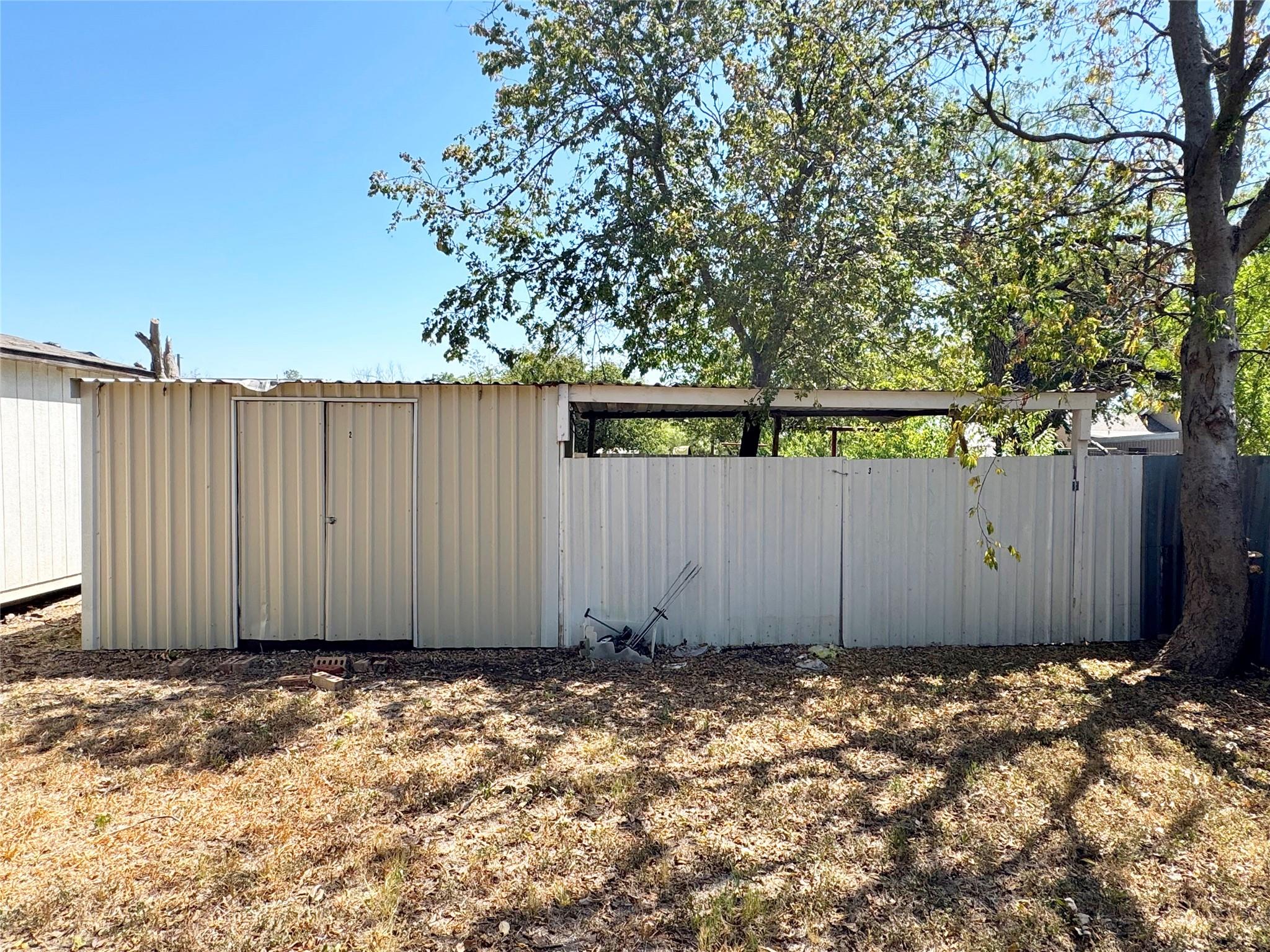 main property photo 39