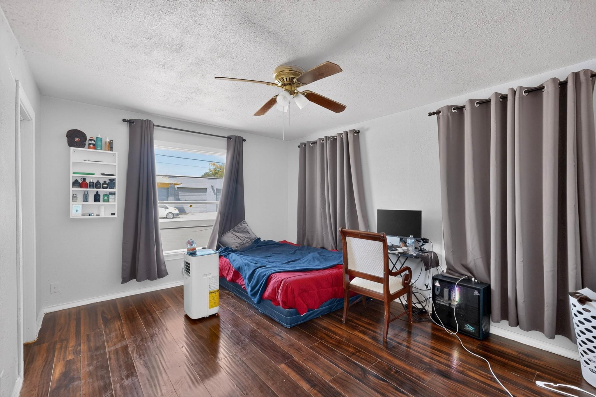main property photo 20