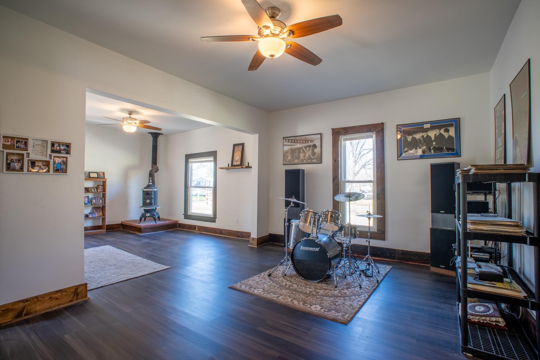 main property photo 5