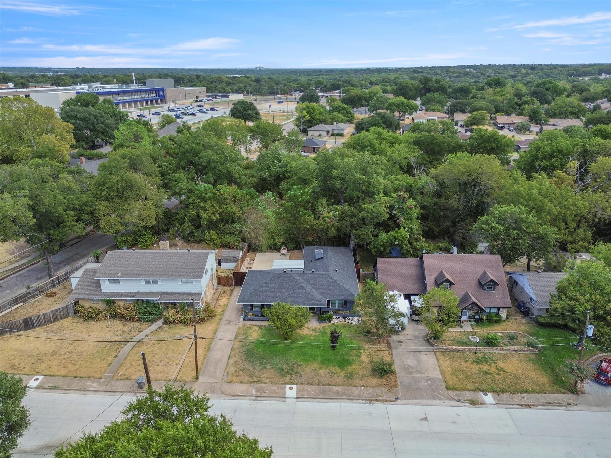 main property photo 31