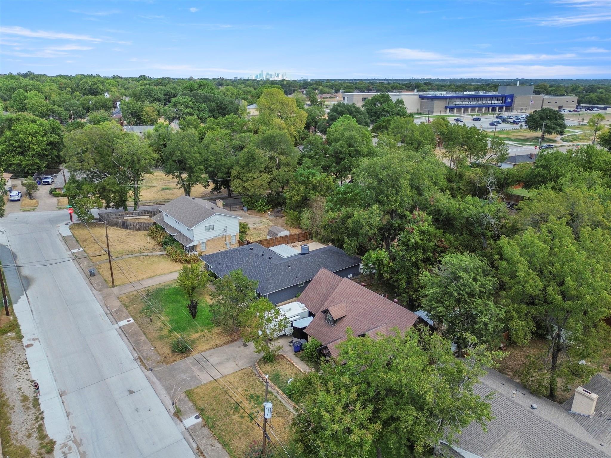 main property photo 33