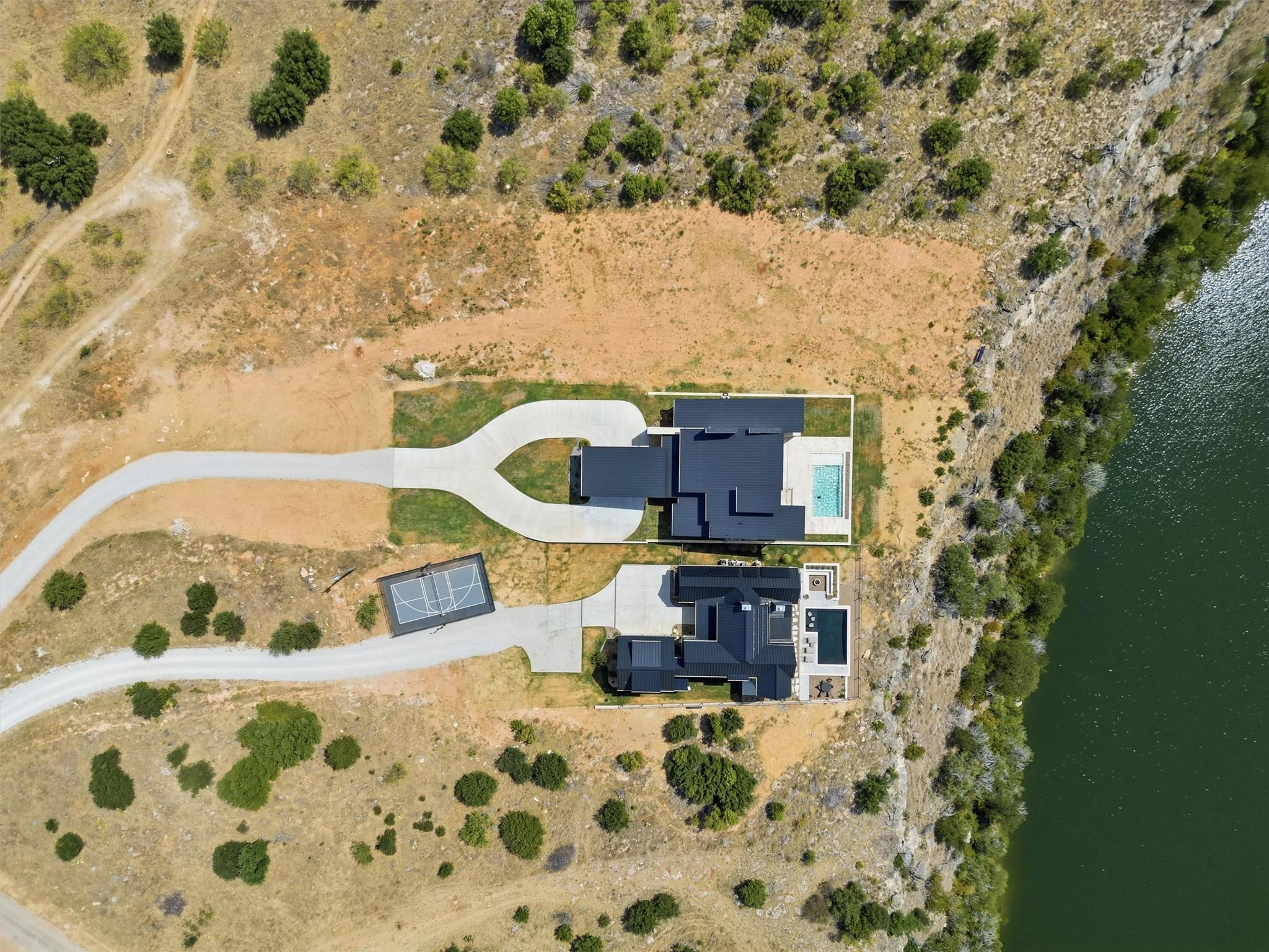 main property photo 27