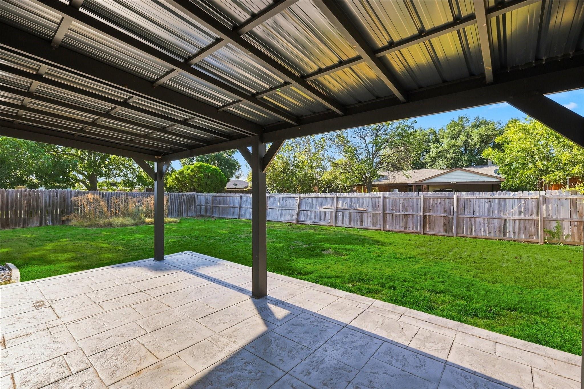 main property photo 32
