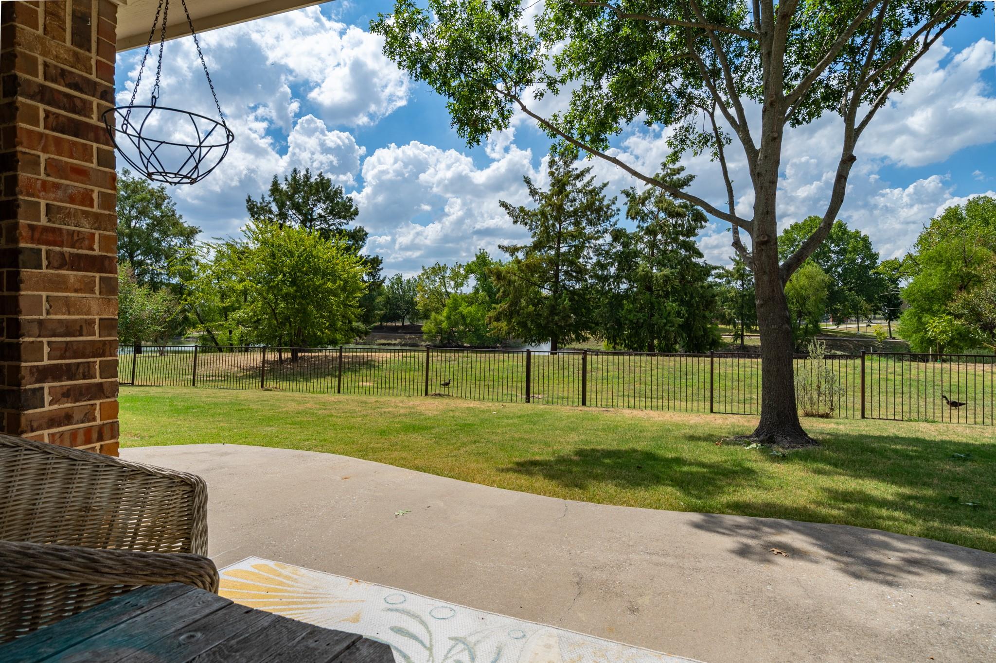 main property photo 6