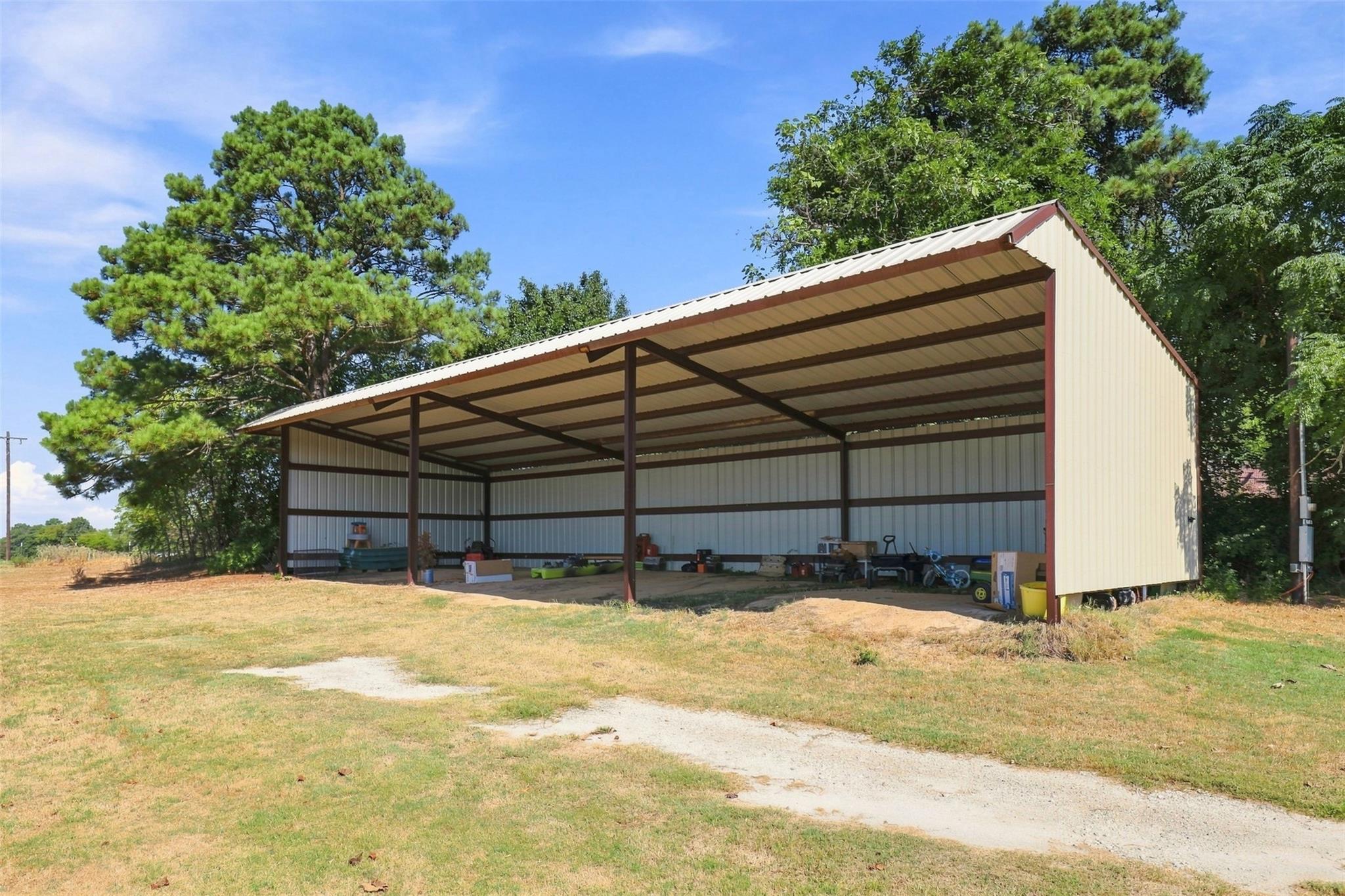 main property photo 22